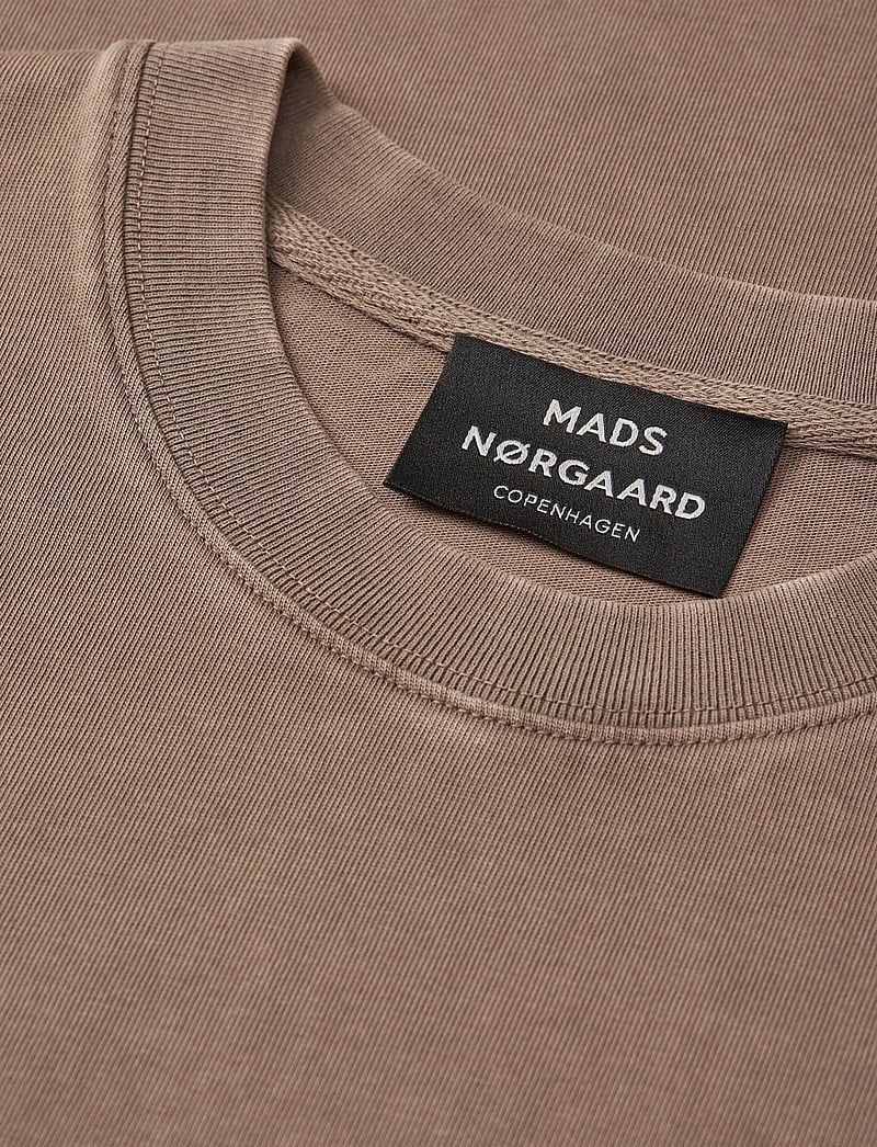 Mads Nørgaard - Combed Jersey Dye Thorbjørn Tee - kortärmade t-shirts - walnut - 3