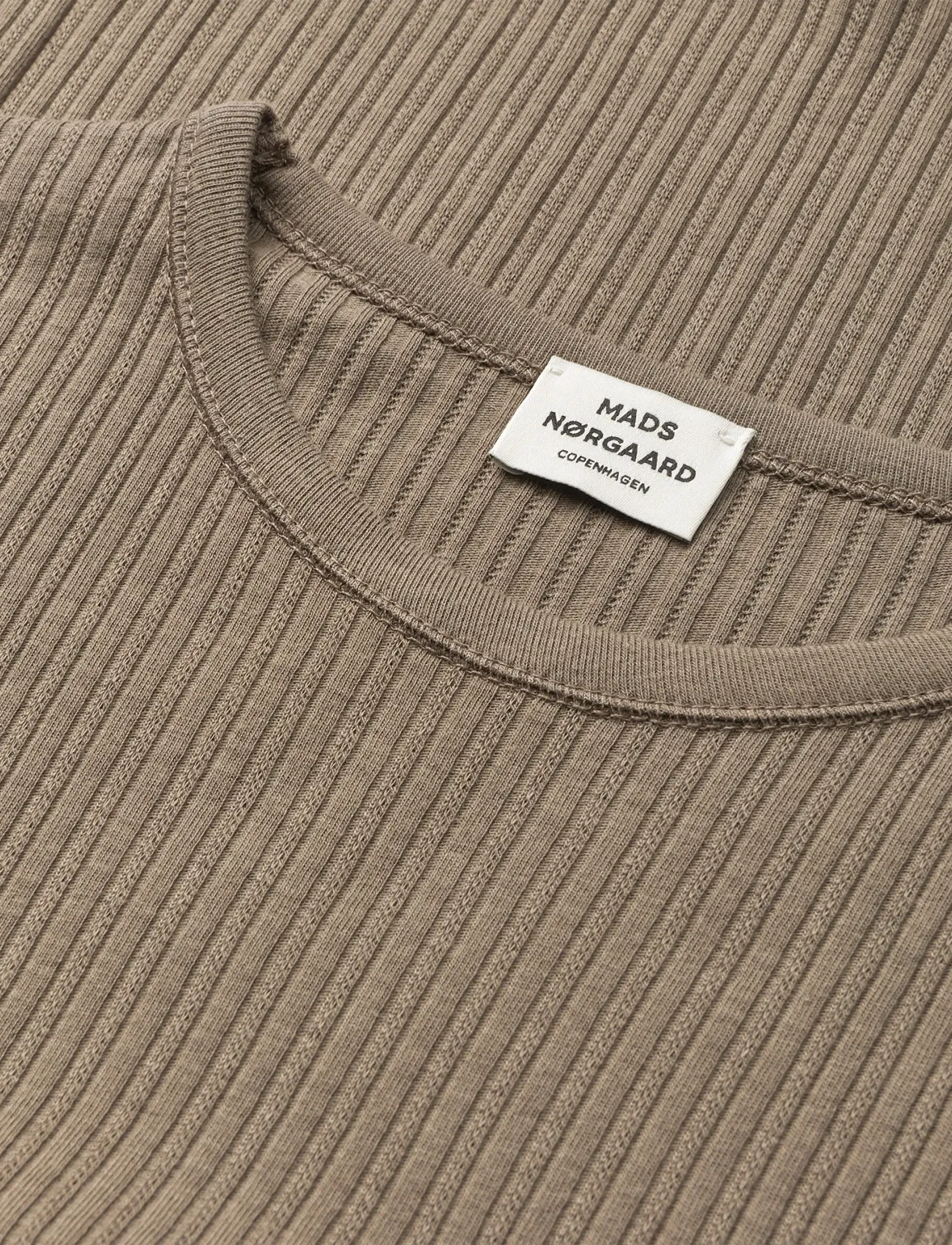 Mads Nørgaard - Pointella Trixy Tee - t-shirts - walnut - 1