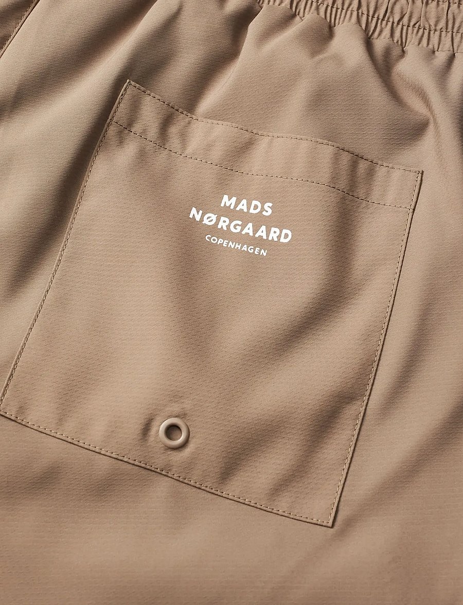 Mads Nørgaard - Sea Sandro Shorts - casual shorts - walnut - 1