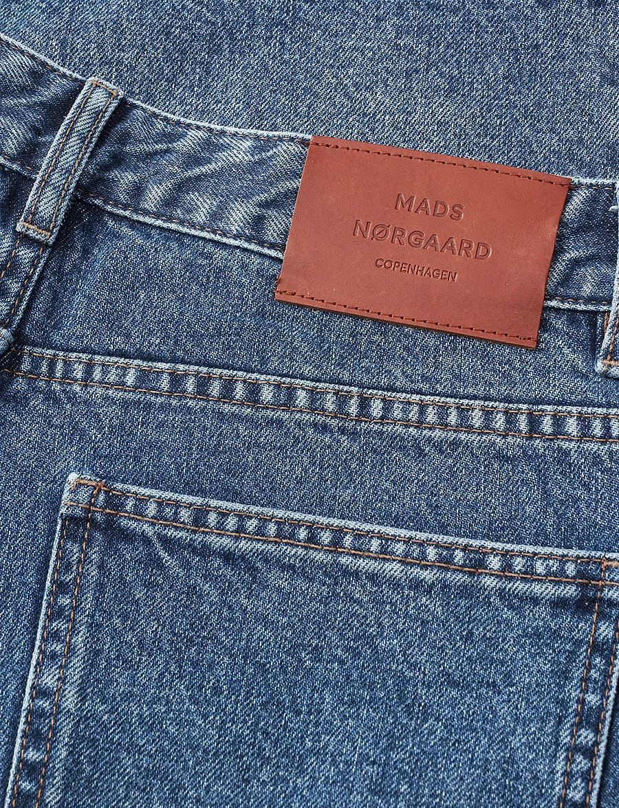 Mads Nørgaard - Arizona Denim Coen Shorts - jorts - mid blue stone wash - 3