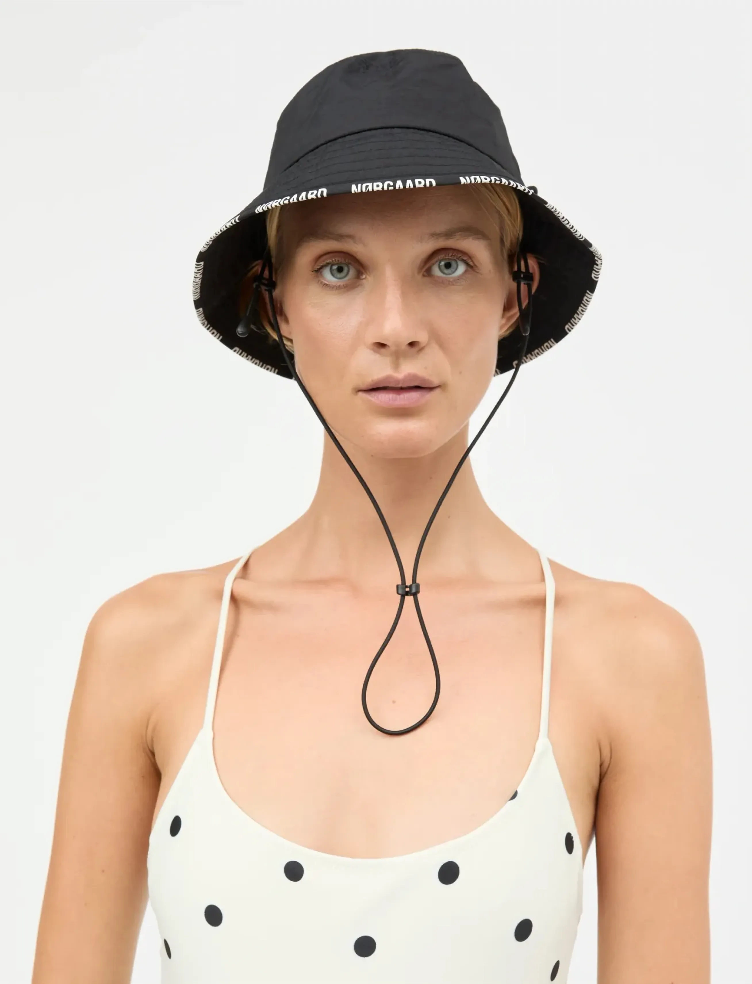 Mads Nørgaard Sunny Line Bucket Hat, S/M, Headwear, Schwarz - Hats, Frauen