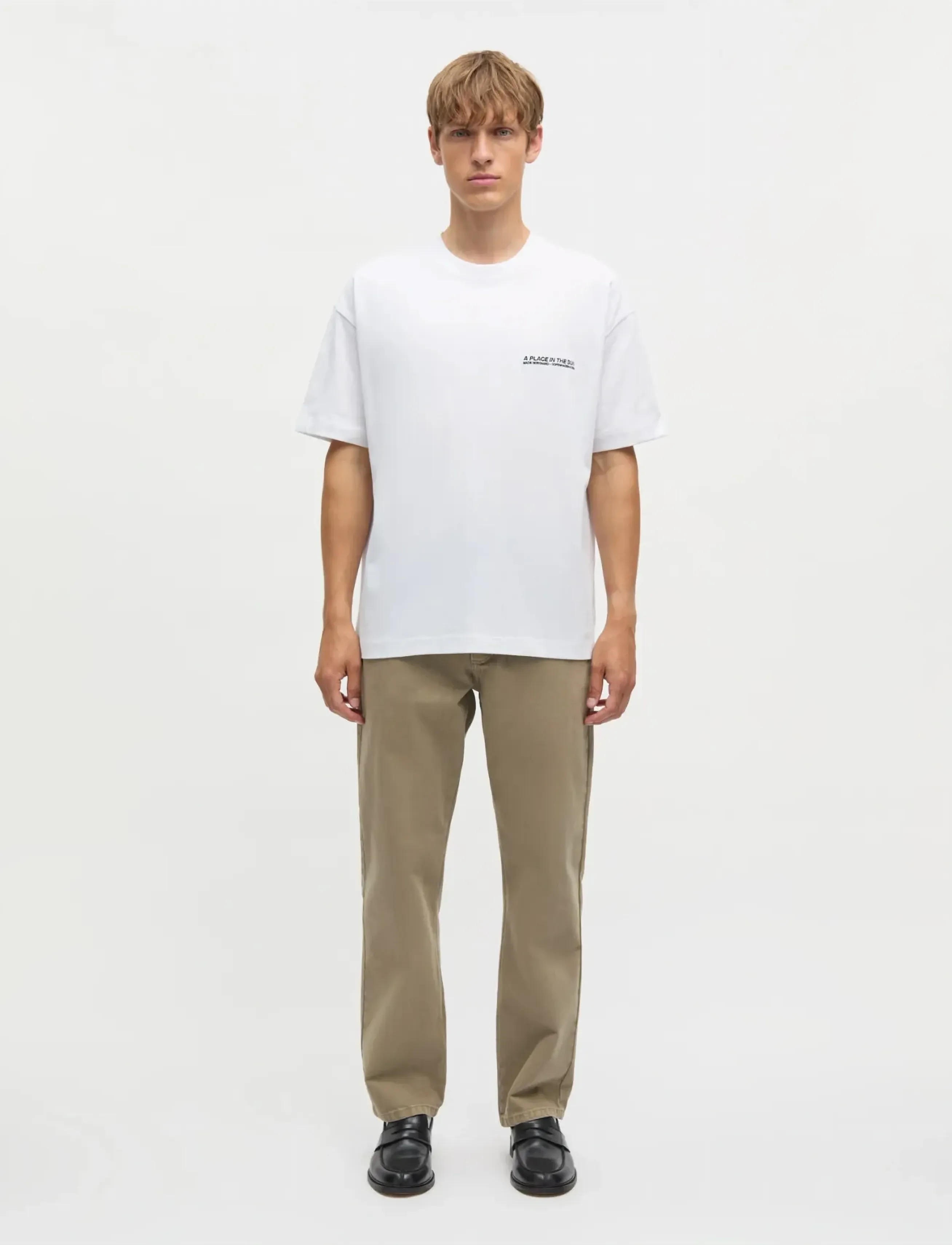 Mads Nørgaard Open-End A Place Big Tee, M, White, T-Shirts > Kortærmede, Herre