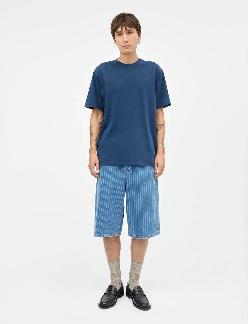 Mads Nørgaard - Combed Jersey Dye Thorbjørn Tee - kortærmede t-shirts - sky captain - 0