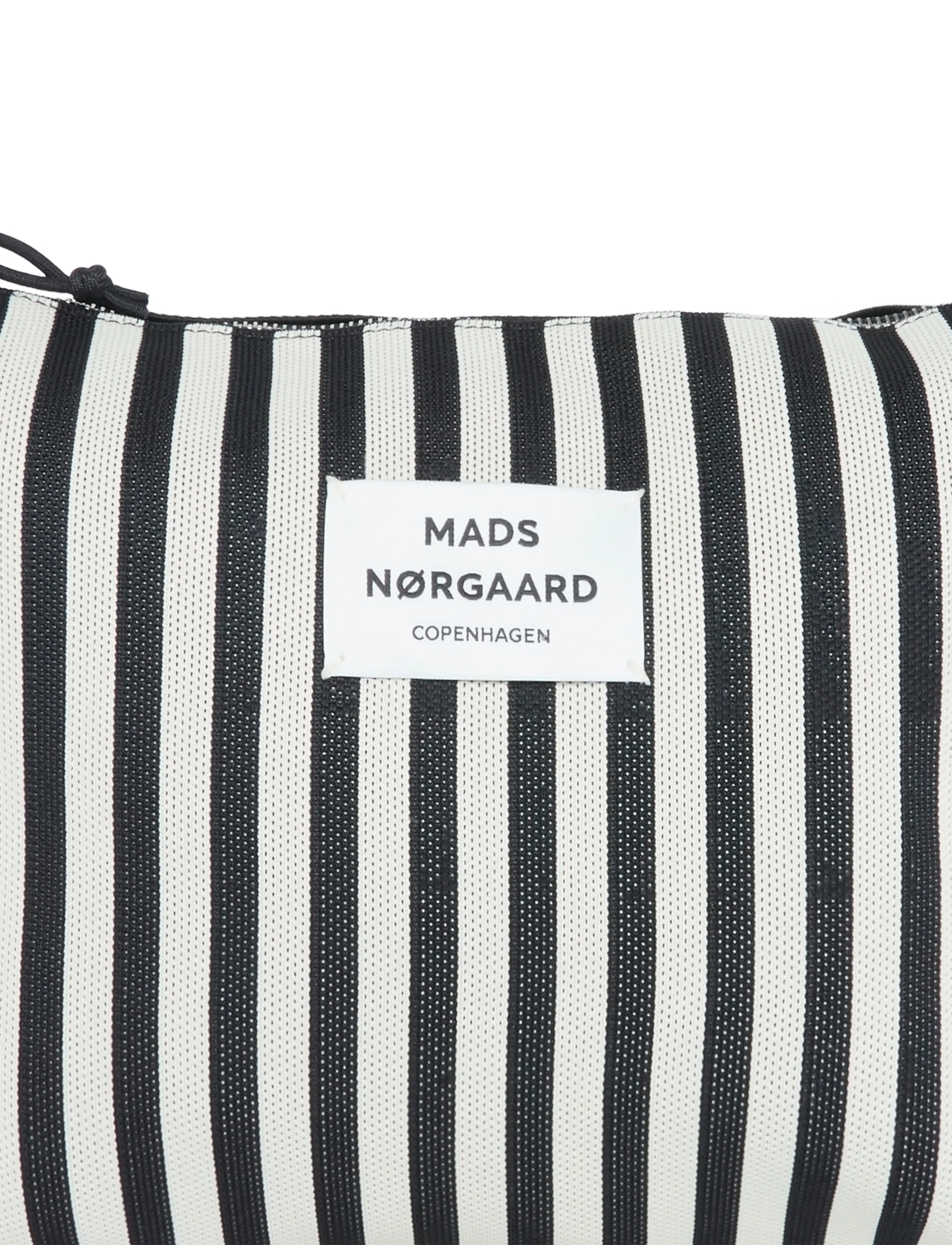 Mads Nørgaard - Knit Stripe Hilden Toiletry Bag - kulturtaschen - black/white - 2