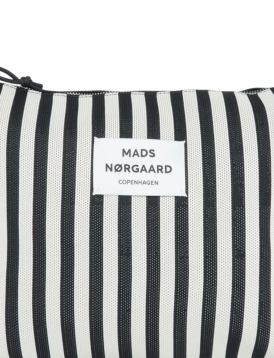 Mads Nørgaard - Knit Stripe Hilden Toiletry Bag - modetrends - black/white - 2