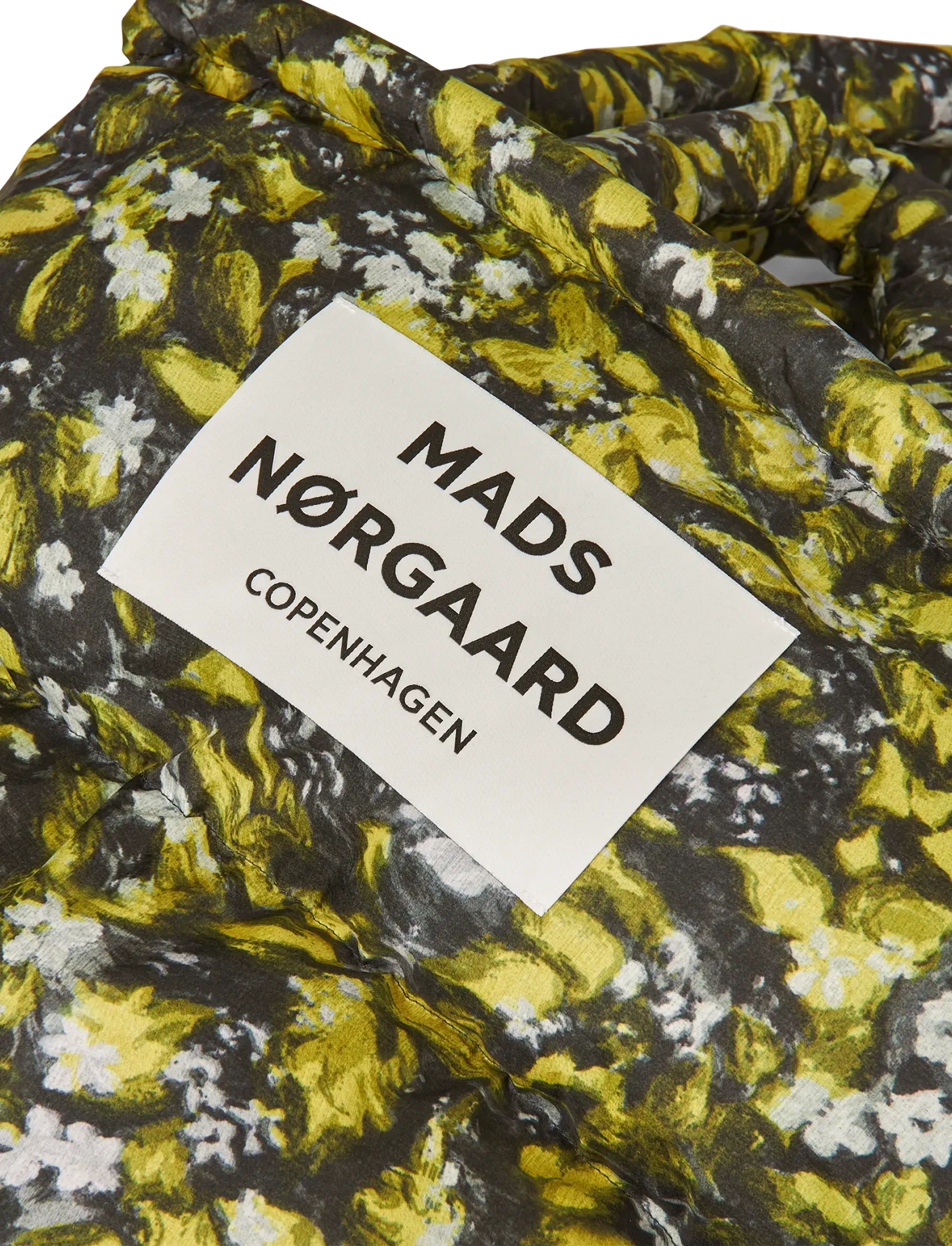 Mads Nørgaard - Light Ripstop Pillow AOP Bag - tote bags - flora aop - 3