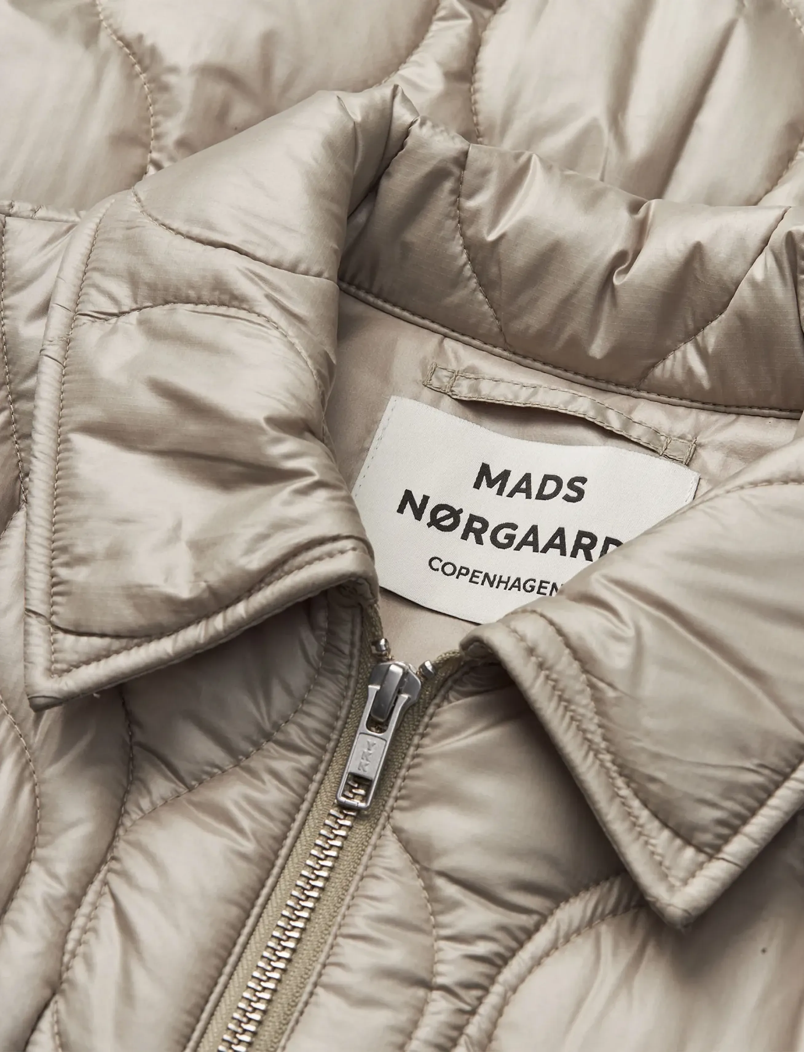 Mads Nørgaard - Shiny Ripstop Flora Jacket - steppjacken - seneca rock - 1