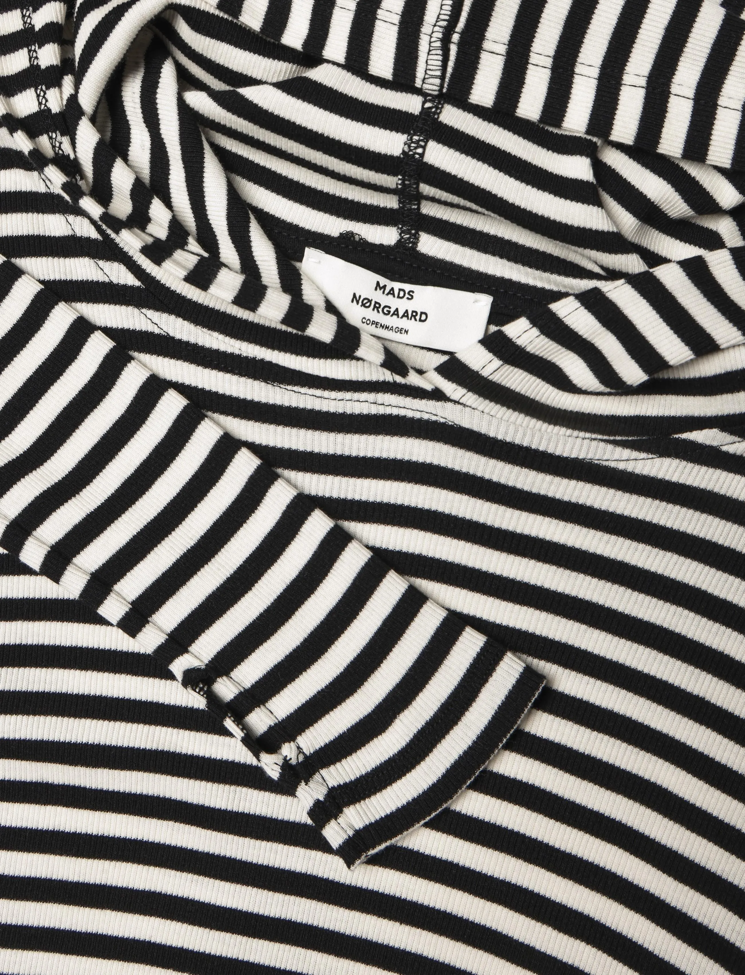 Mads Nørgaard - 2x2 Cotton Stripe Tutti Hood - kapuutsiga pusad - black/vanilla ice - 2