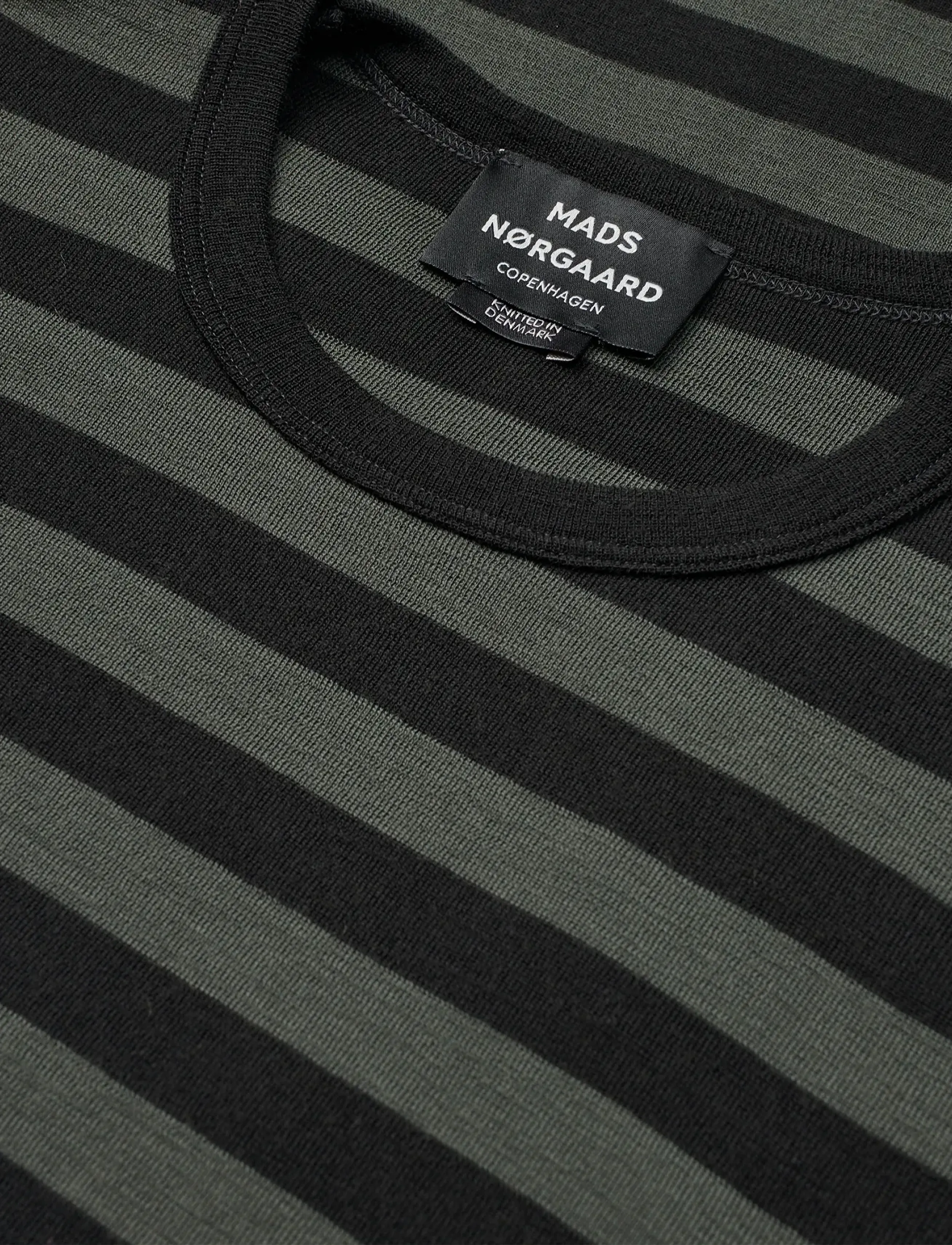 Mads Nørgaard - Fine Wool Tobias Knit - rundhalsad - tarmac/black st. - 1