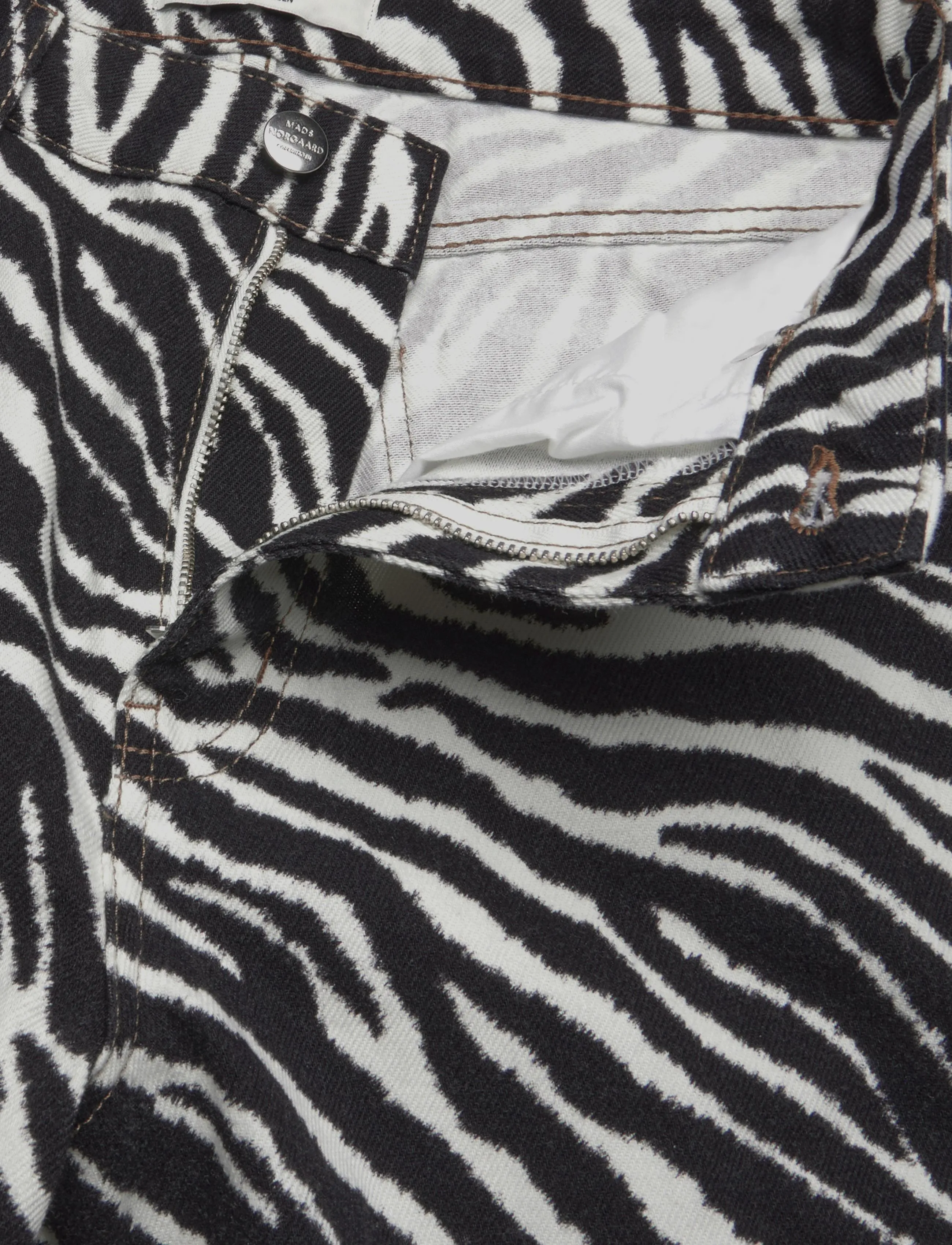 Mads Nørgaard - Mock Twill Christel AOP Jeans - wide leg jeans - zebra - 3