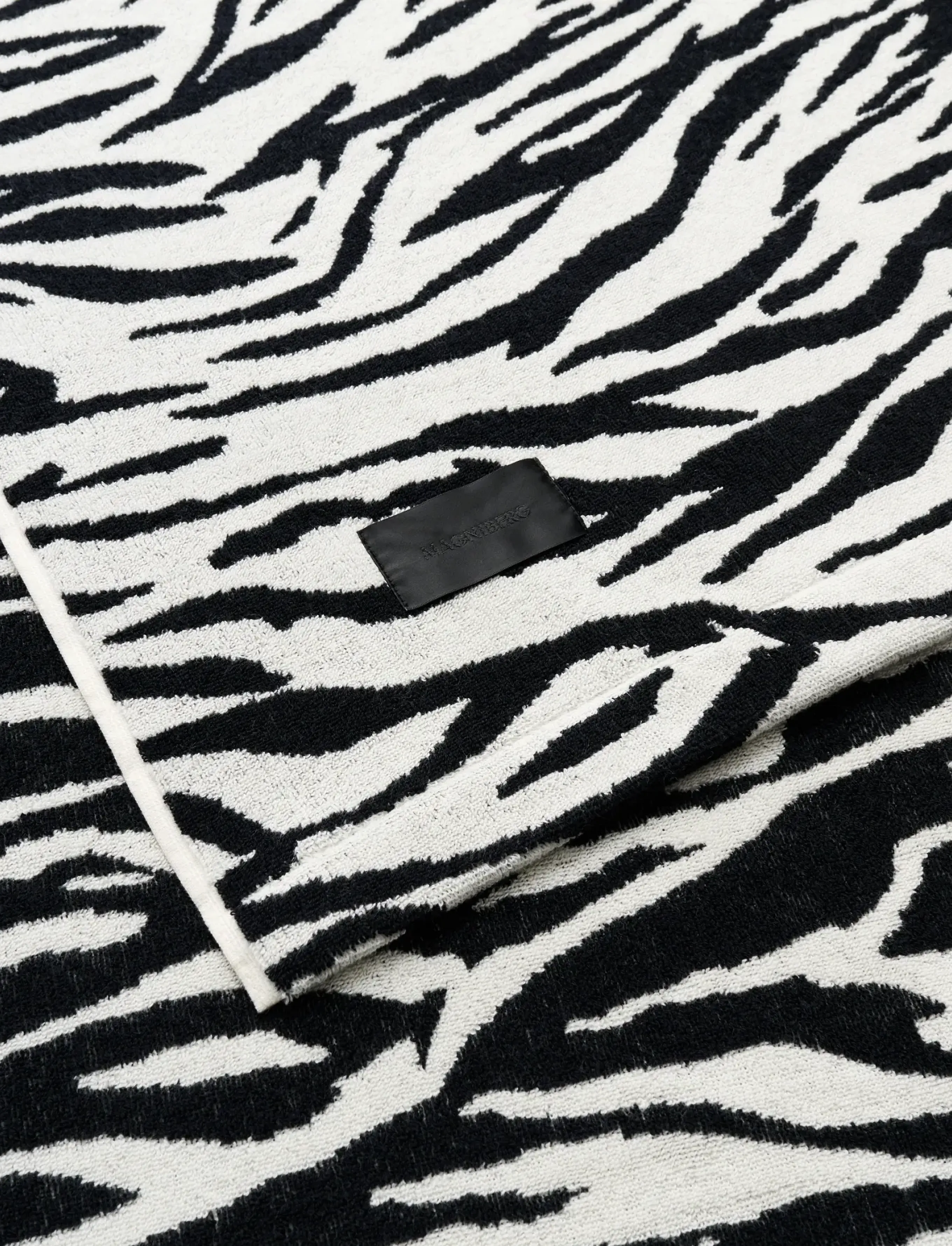 MAGNIBERG - Wild bath sheet - badehåndklæder - coconut white tiger - 3