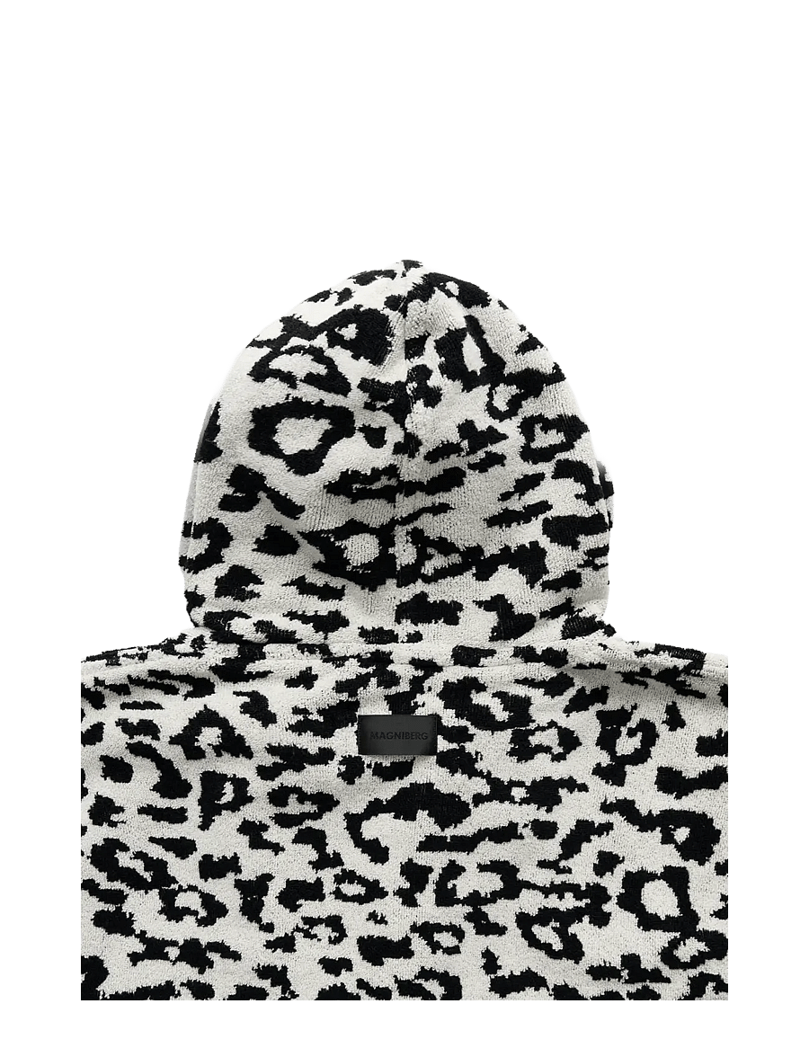 MAGNIBERG - Wild bathrobe - everyday style - white leopard - 2