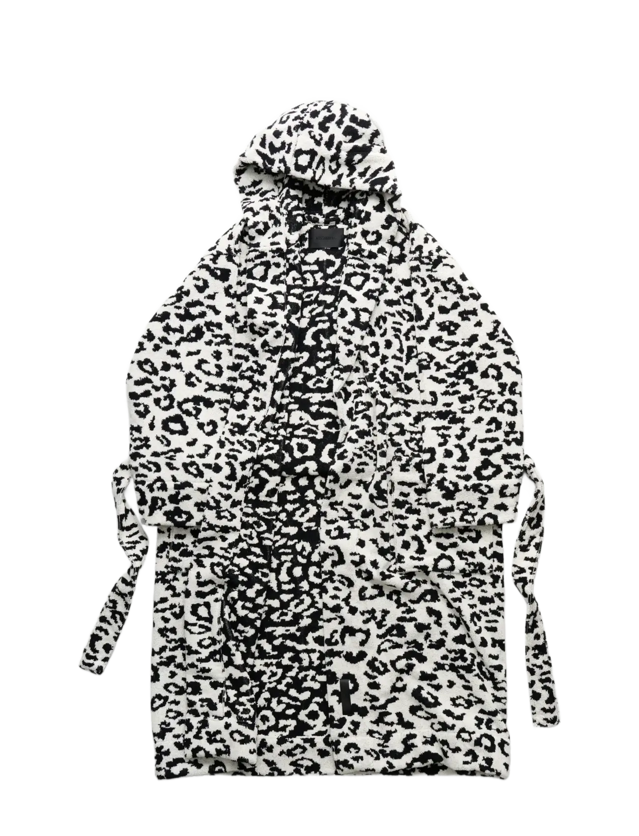 MAGNIBERG - Wild bathrobe - everyday style - white leopard - 3