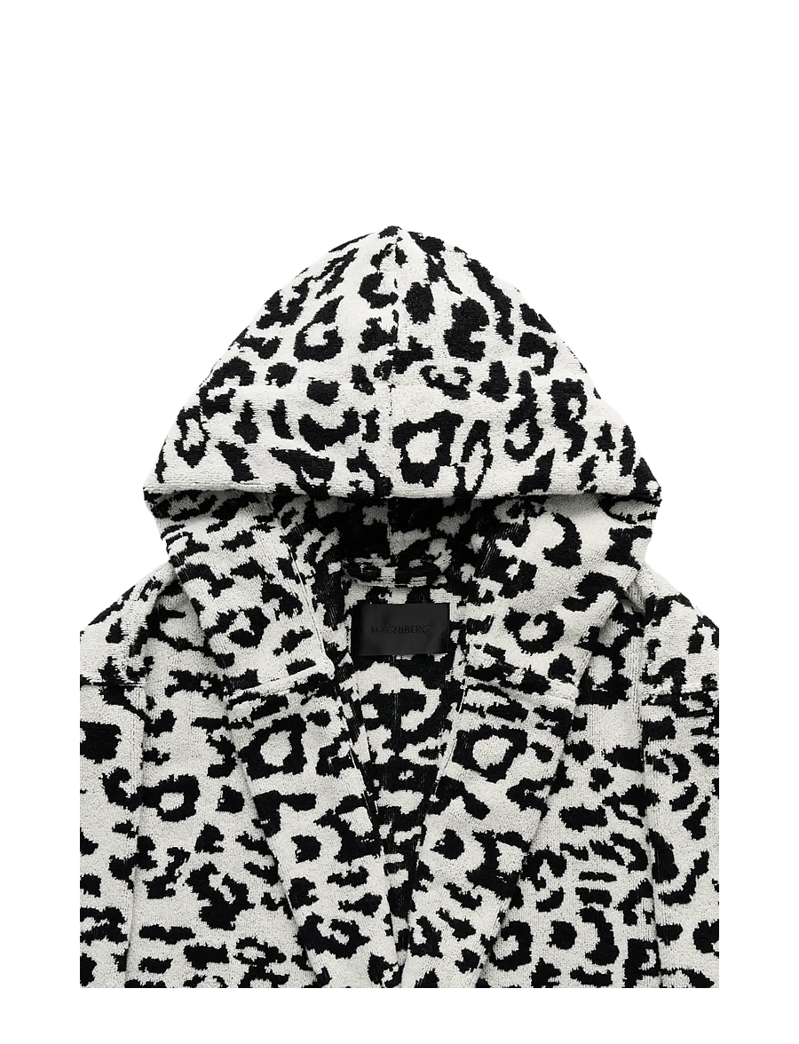 MAGNIBERG - Wild bathrobe - everyday style - white leopard - 5