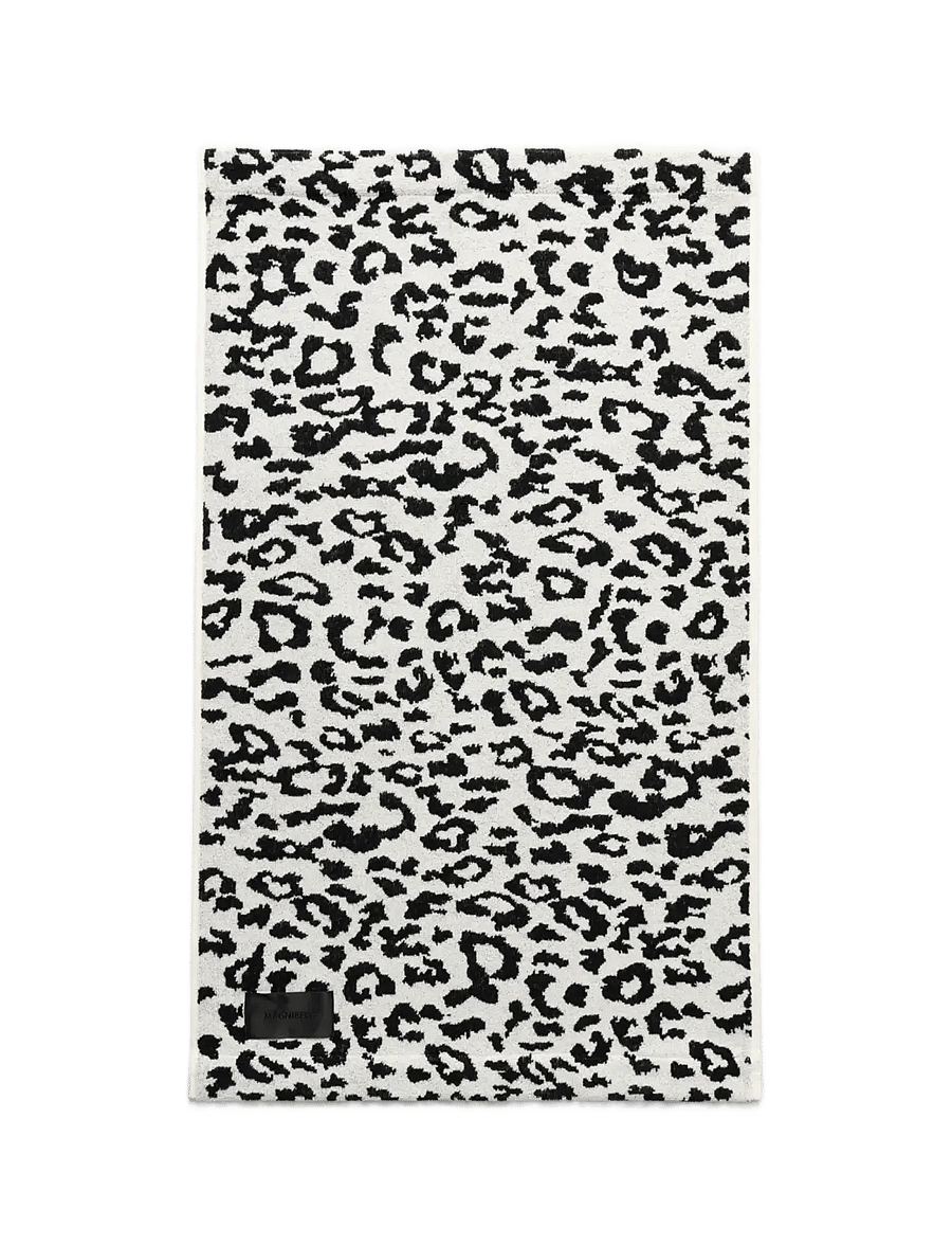 MAGNIBERG - Wild hand towel - vonios rankšluosčiai - coconut white leopard - 1
