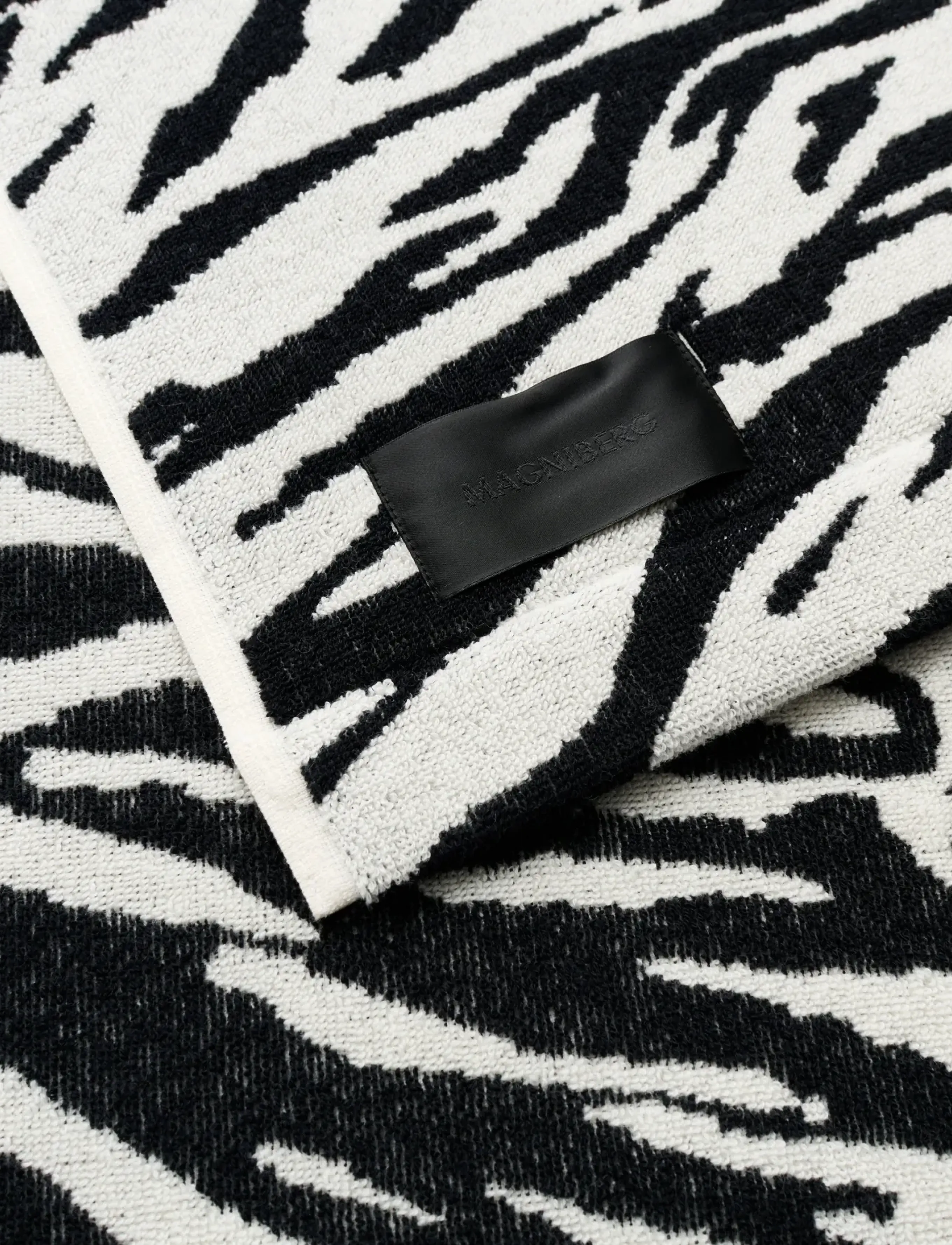 MAGNIBERG - Wild hand towel - coconut white tiger - 3