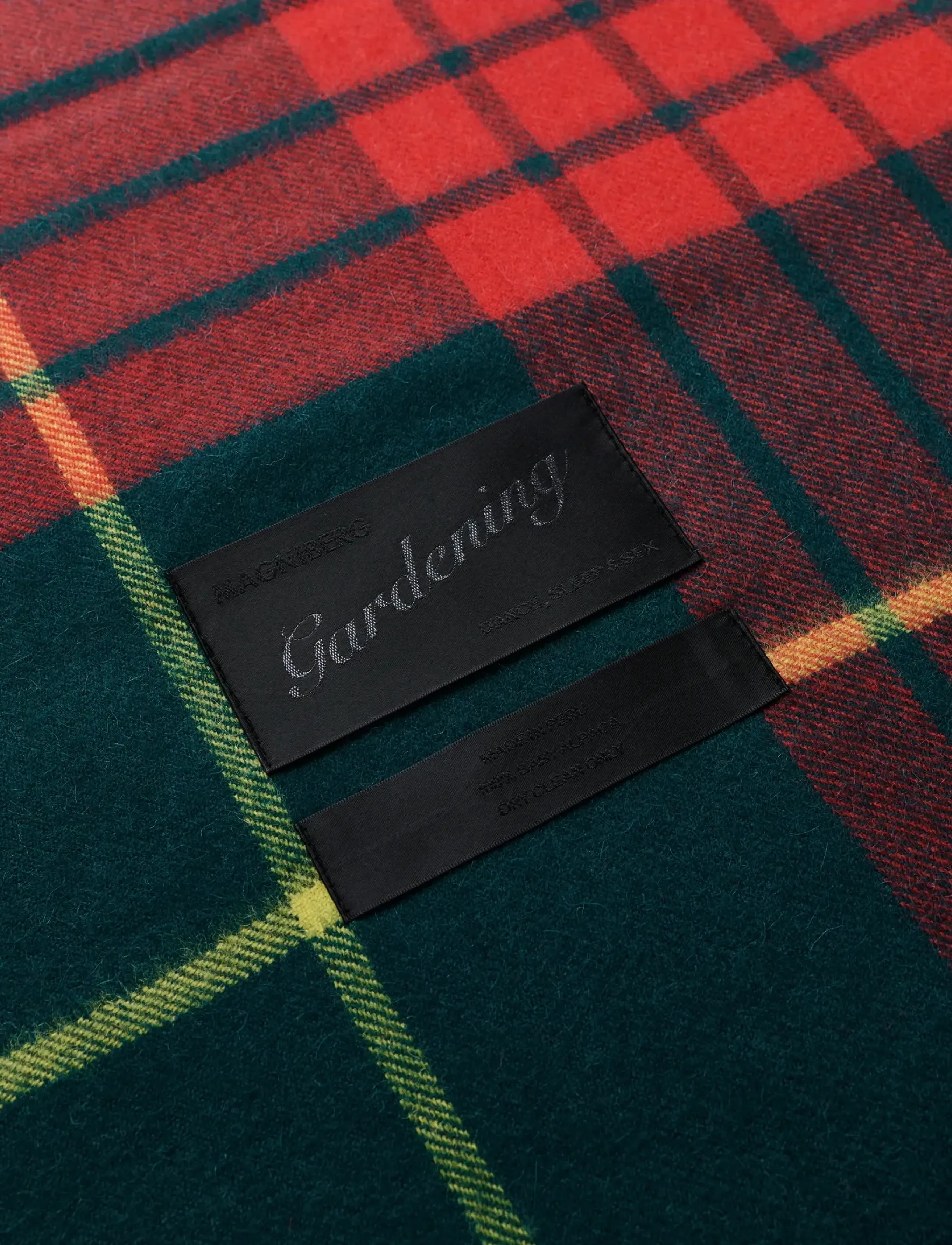 MAGNIBERG - Queen Blanket - pleedid - lipstick red tartan - 4