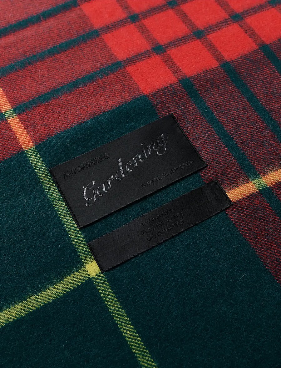 MAGNIBERG - Queen Blanket - pleedid - lipstick red tartan - 4