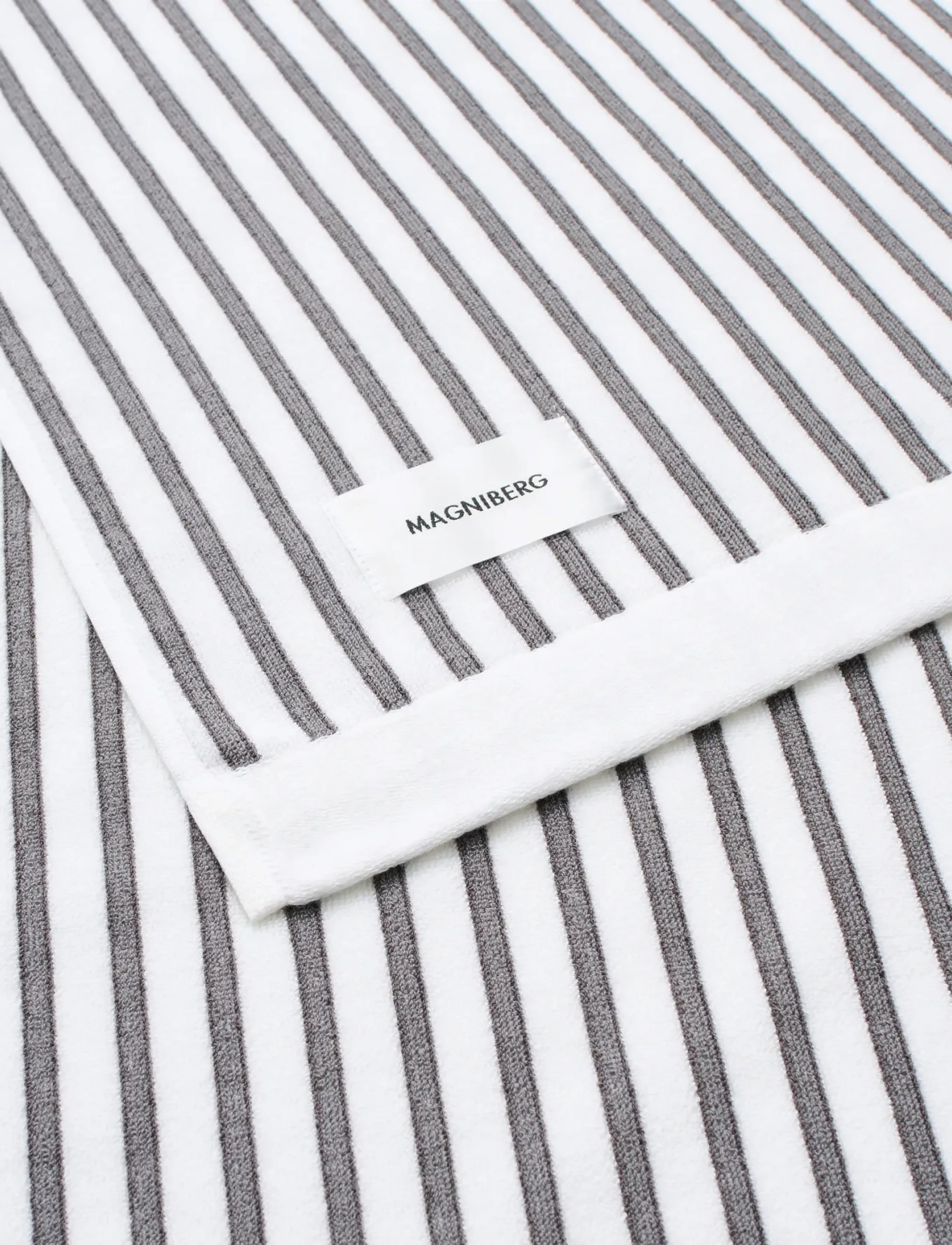 MAGNIBERG - Wall Street bath sheet - badehåndklæder - stripe grey - 3