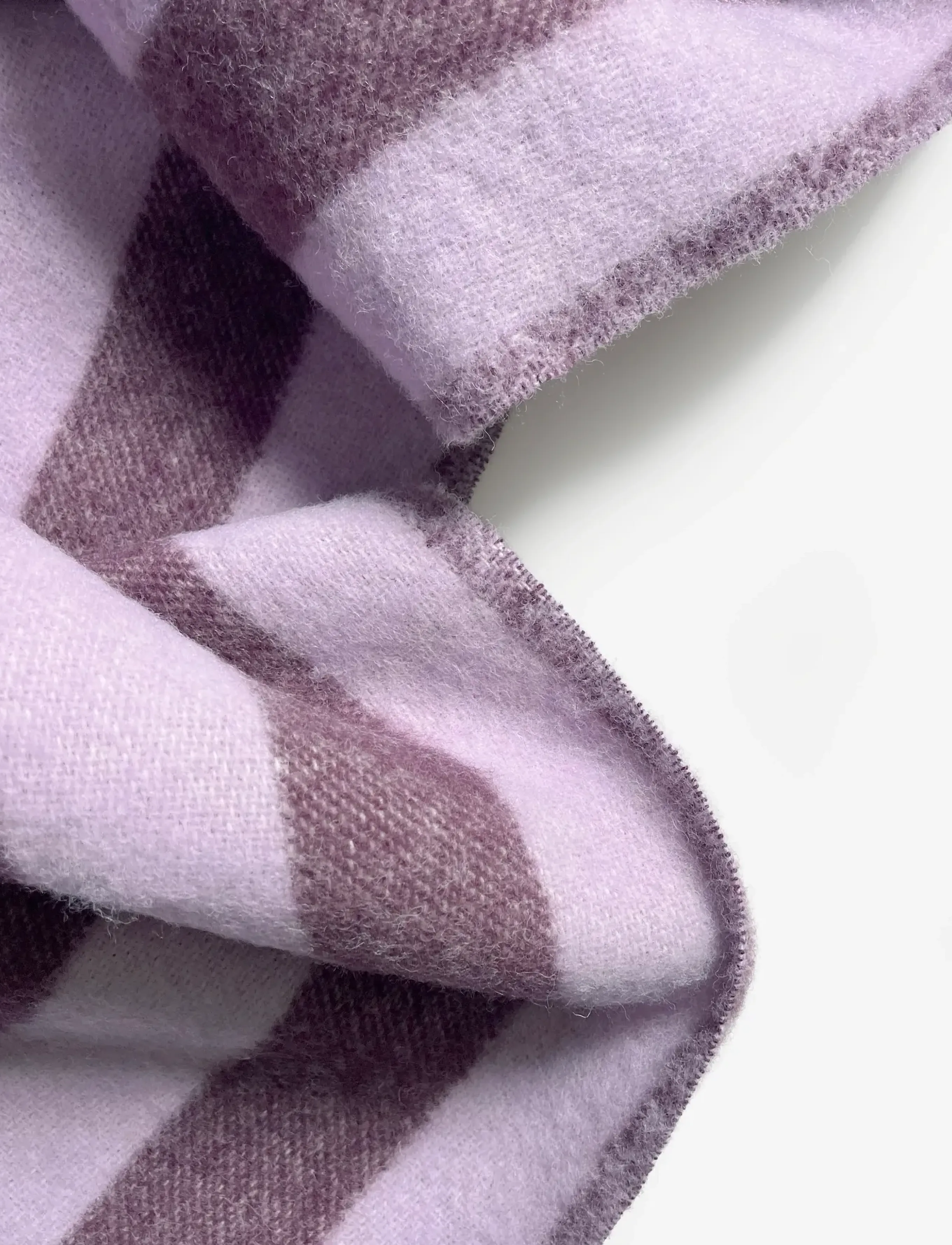 Maison Deux - Candy Wrap Blanket - lilac/aubergine - 3