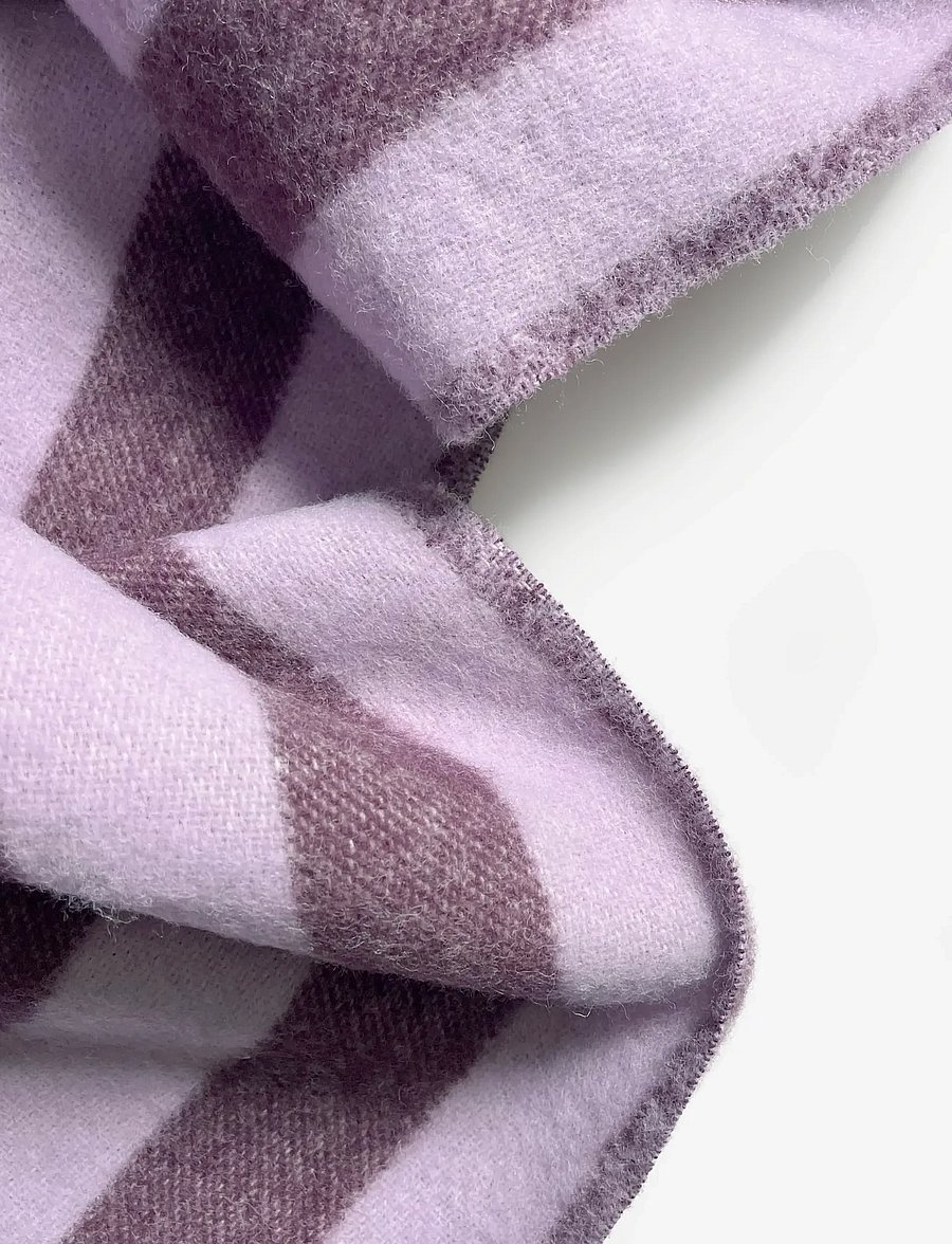 Maison Deux - Candy Wrap Blanket - pleedid - lilac/aubergine - 3