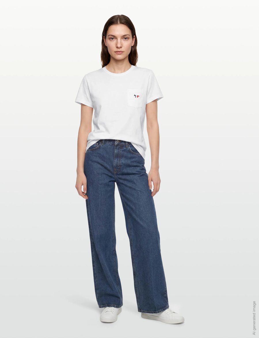 Maison Kitsune - TEE-SHIRT TRICOLOR FOX PATCH - t-shirts - white - 0