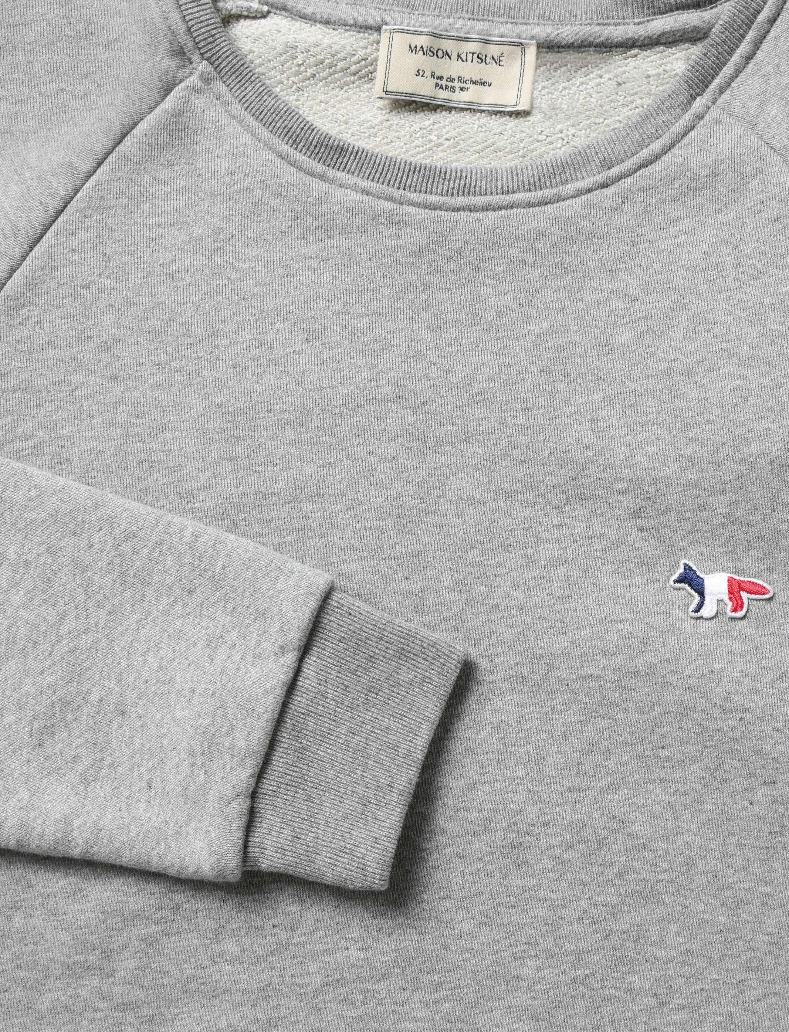 Maison Kitsune - SWEATSHIRT TRICOLOR FOX PATCH - sweatshirts - grey melange - 5