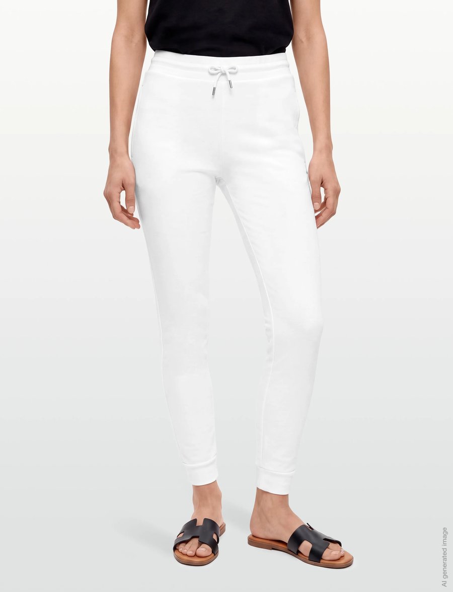 Maison Kitsune - TRICOLOR FOX PATCH CLASSIC JOG PANT - dressipüksid - white - 3