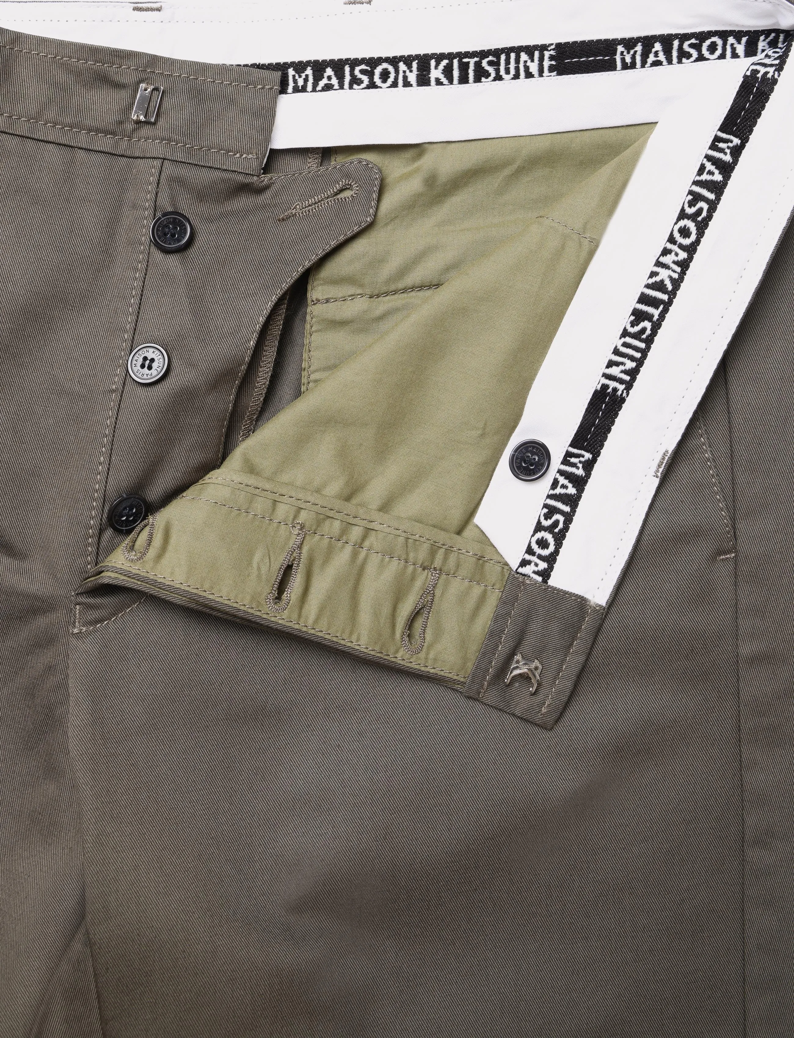 Maison Kitsune - TAILORED SHORTS - lühikesed chino-püksid - khaki - 3