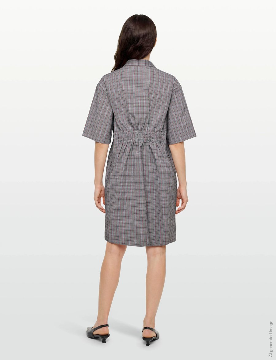 Maison Kitsune - BUTTONED POLO DRESS - skjortklänningar - black - 4