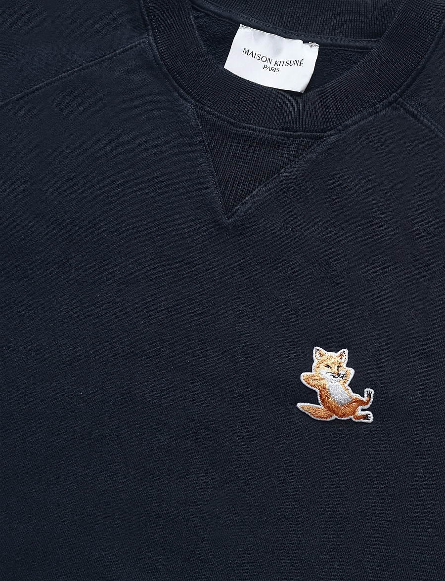 Maison Kitsune - CHILLAX FOX PATCH CLASSIC SWEATSHIRT - sweatshirts - navy - 5