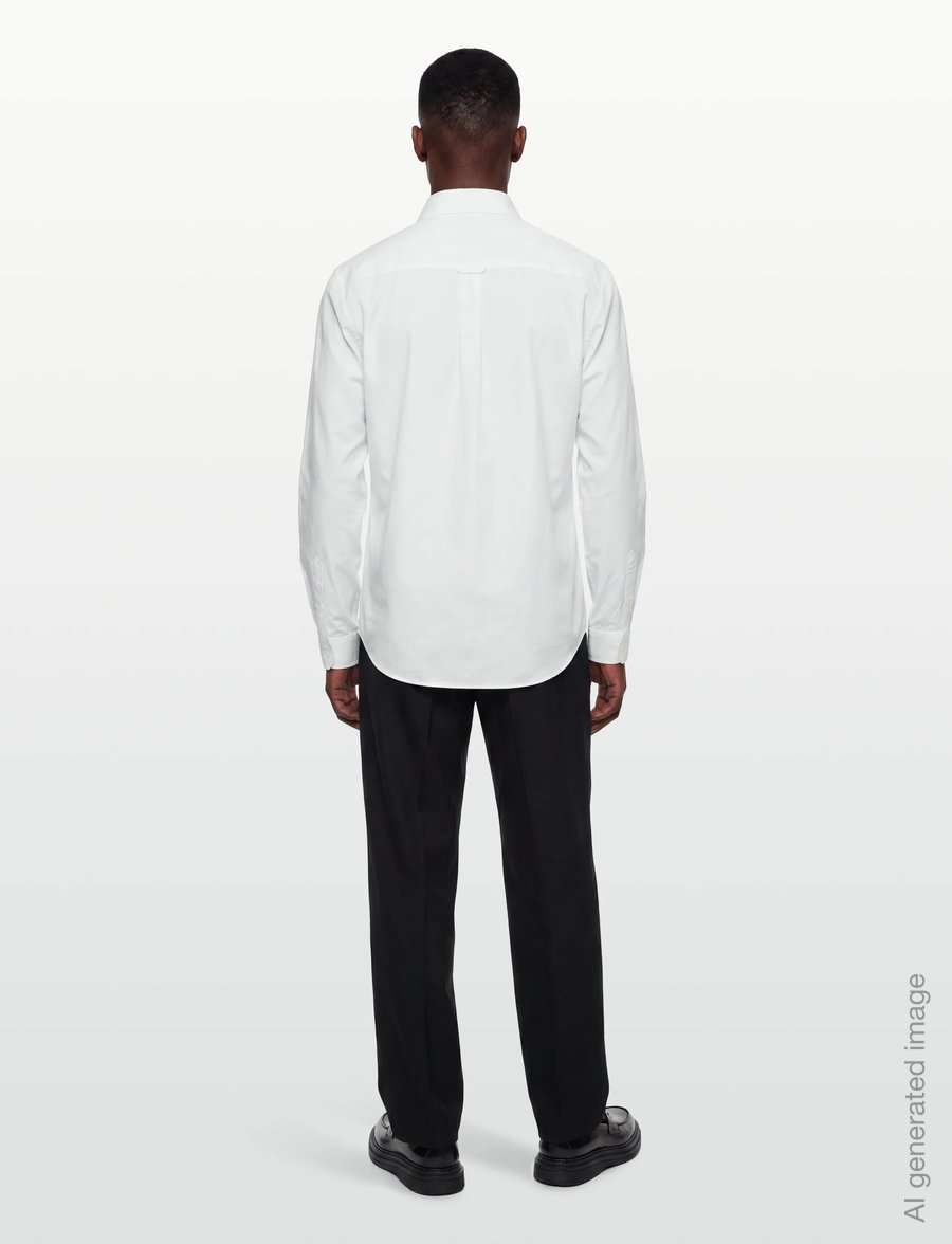 Maison Kitsune - FOX HEAD EMBROIDERY CLASSIC SHIRT - oxford-skjorter - white - 4