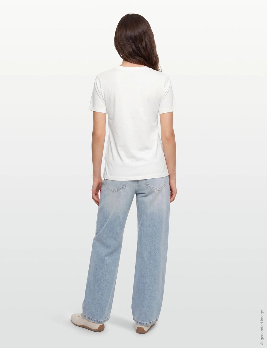 Maison Kitsune - HEART EMBROIDERY RELAXED TEE-SHIRT - t-shirts - white - 4