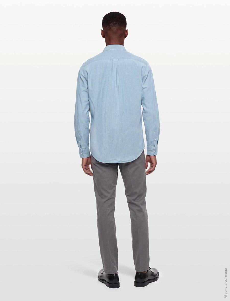 Maison Kitsune - FOX HEAD EMBROIDERY CLASSIC SHIRT BD - casual skjorter - washed indigo - 4