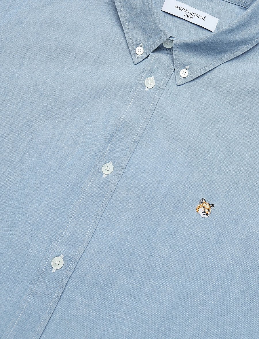 Maison Kitsune - FOX HEAD EMBROIDERY CLASSIC SHIRT BD - vabaajasärgid - washed indigo - 2