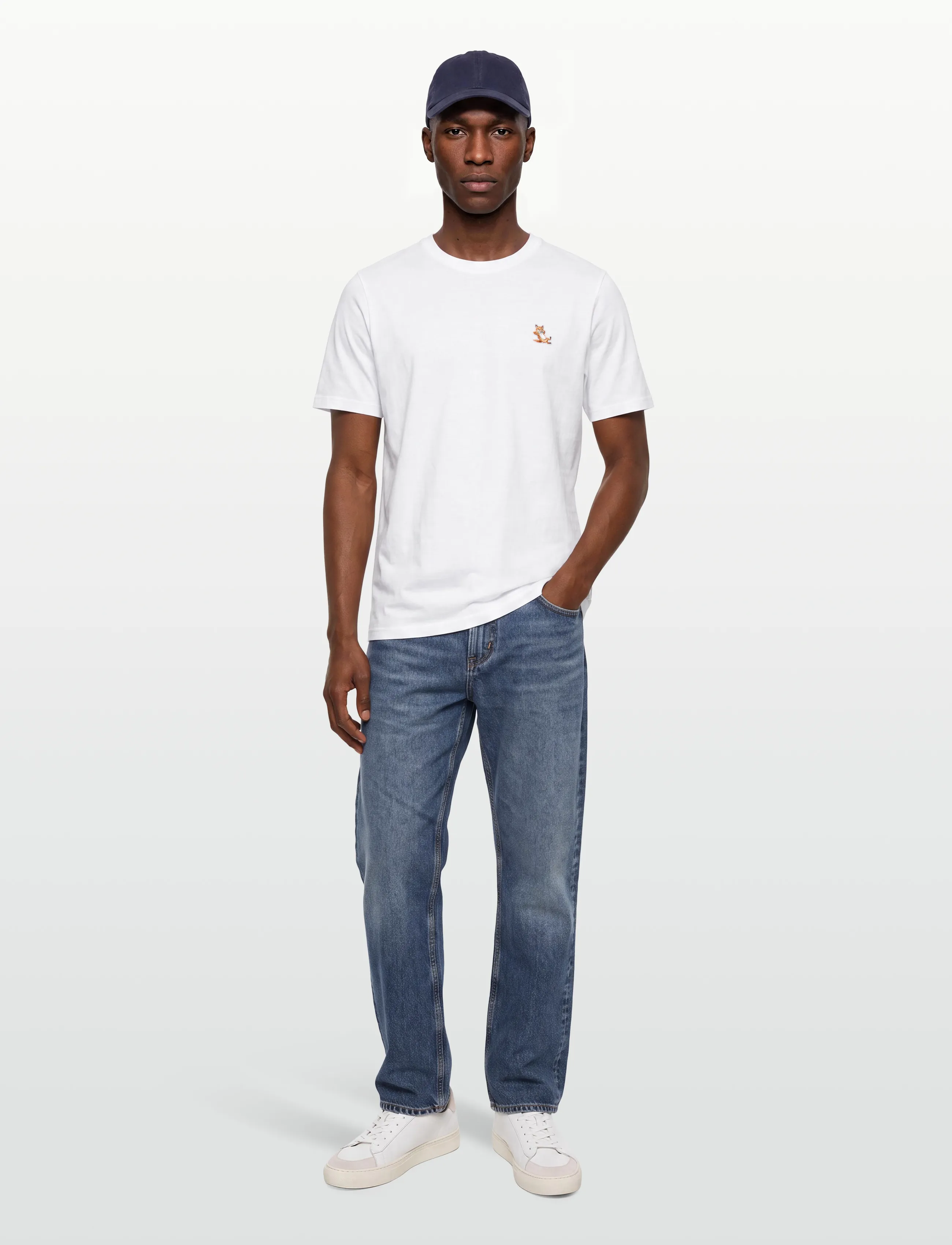 Maison Kitsune CHILLAX FOX PATCH REGULAR TEE-SHIRT - T-shirts - WHITE / white