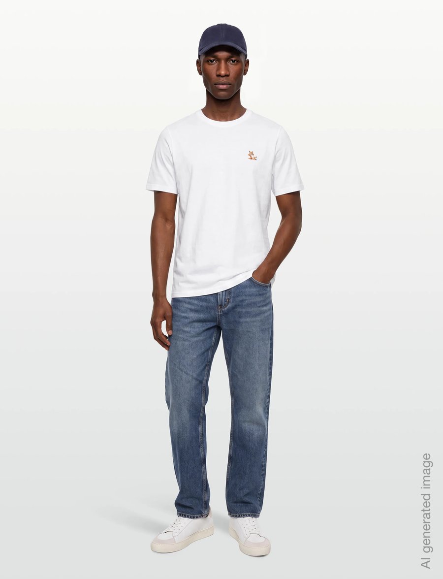 Maison Kitsune - CHILLAX FOX PATCH REGULAR TEE-SHIRT - lühikeste varrukatega t-särgid - white - 0