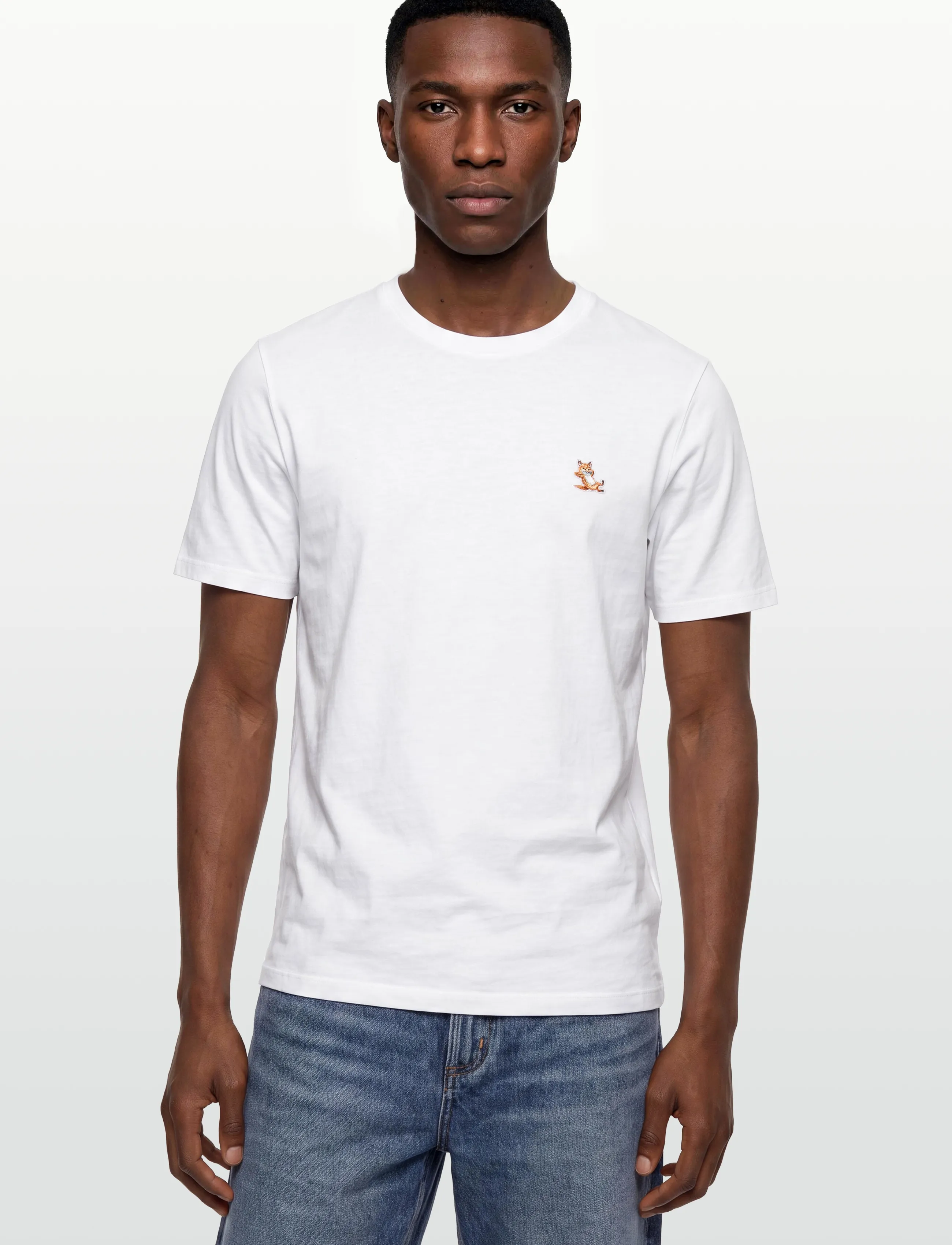 Maison Kitsune - CHILLAX FOX PATCH REGULAR TEE-SHIRT - marškinėliai trumpomis rankovėmis - white - 3