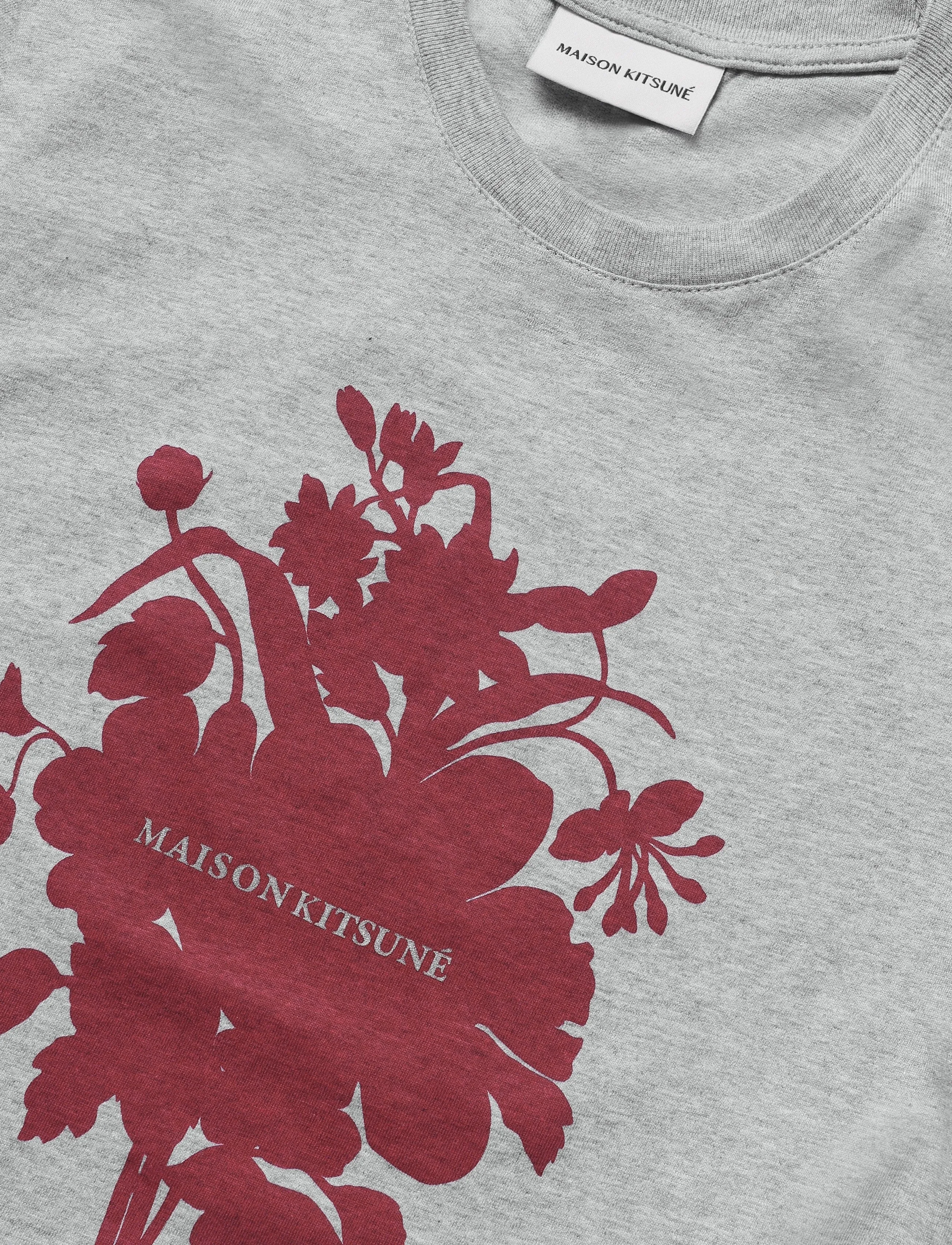 Maison Kitsune - FESTIVE FLOWER BOUQUET REGULAR TEE-SHIRT - light grey melange - 2