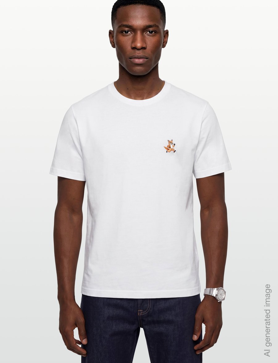 Maison Kitsune - SPEEDY FOX PATCH COMFORT TEE-SHIRT - kurzärmelige t-shirts - white - 3