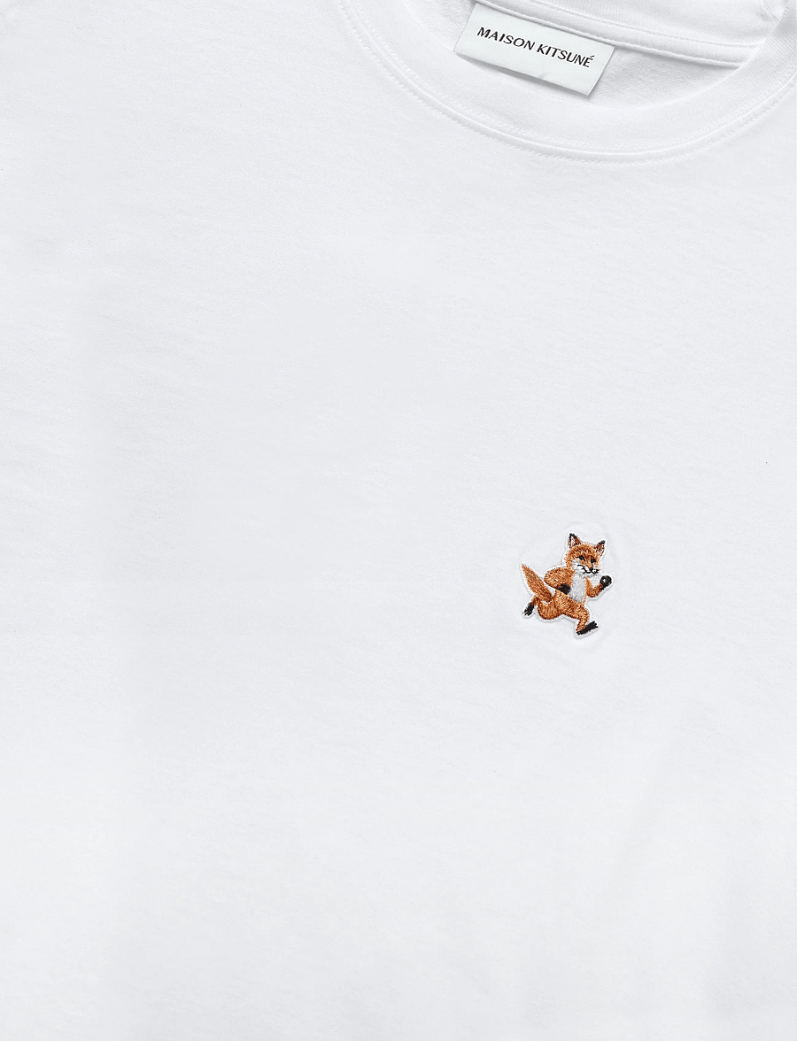 Maison Kitsune - SPEEDY FOX PATCH COMFORT TEE-SHIRT - kurzärmelige t-shirts - white - 5