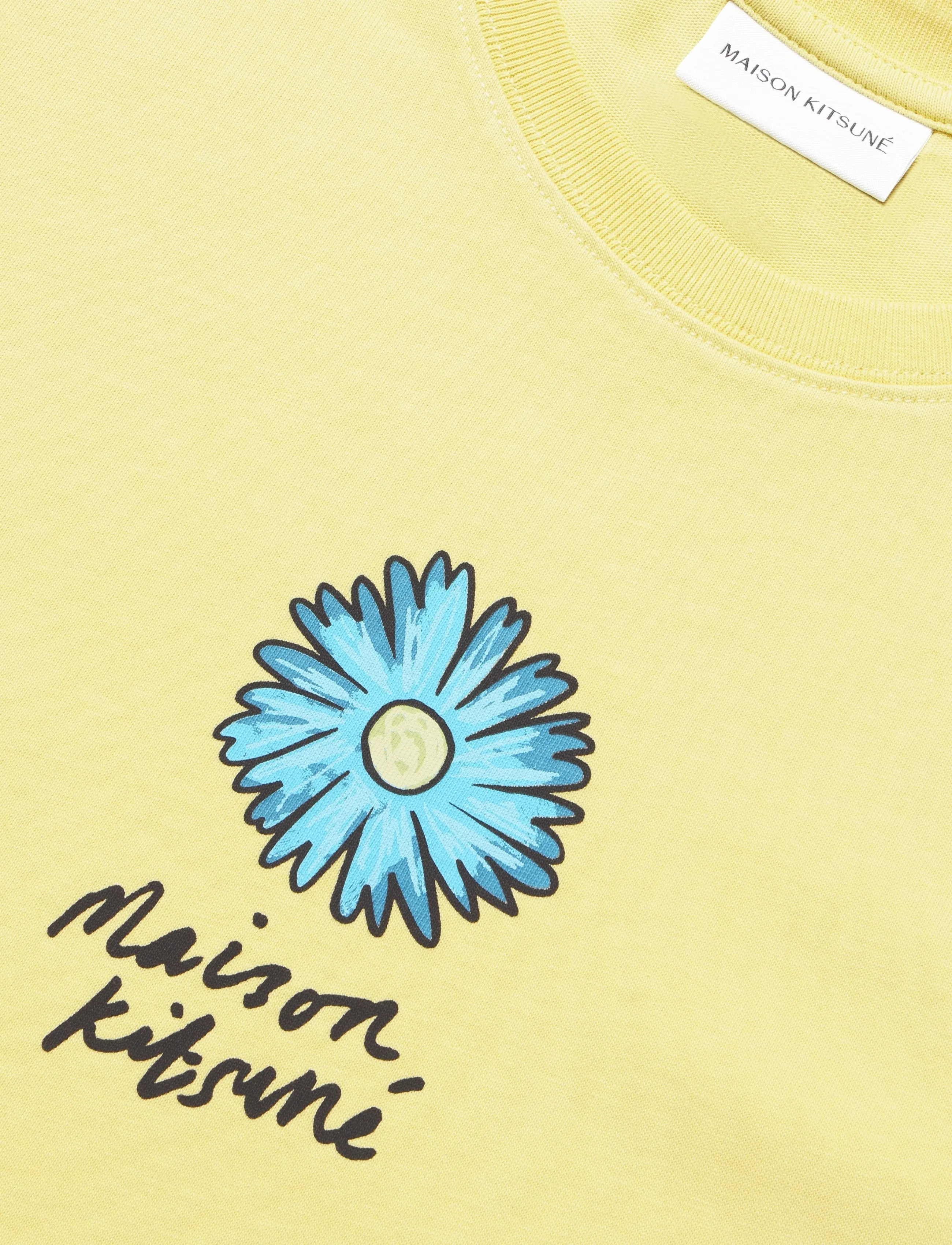 Maison Kitsune - FLOATING FLOWER COMFORT TEE-SHIRT - lemonade - 2