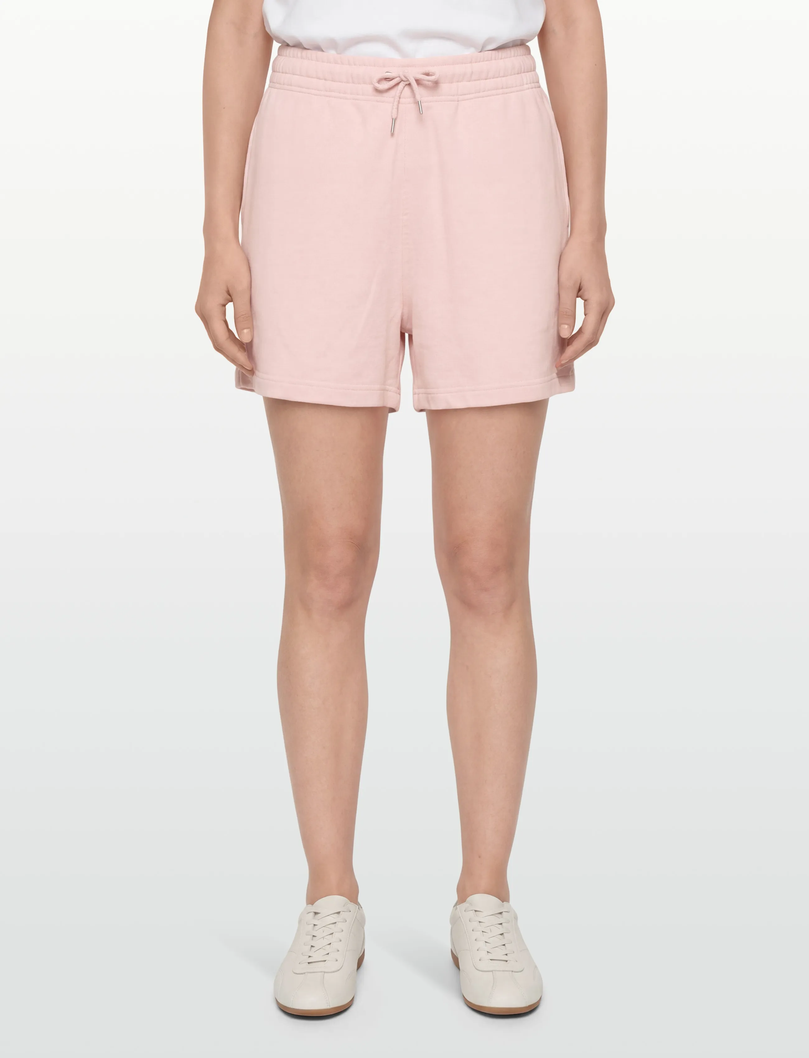 Maison Kitsune - 6-18 MAISON KITSUNE BEACH CLUB JOG SHORT - sweatshorts - milkshake - 3