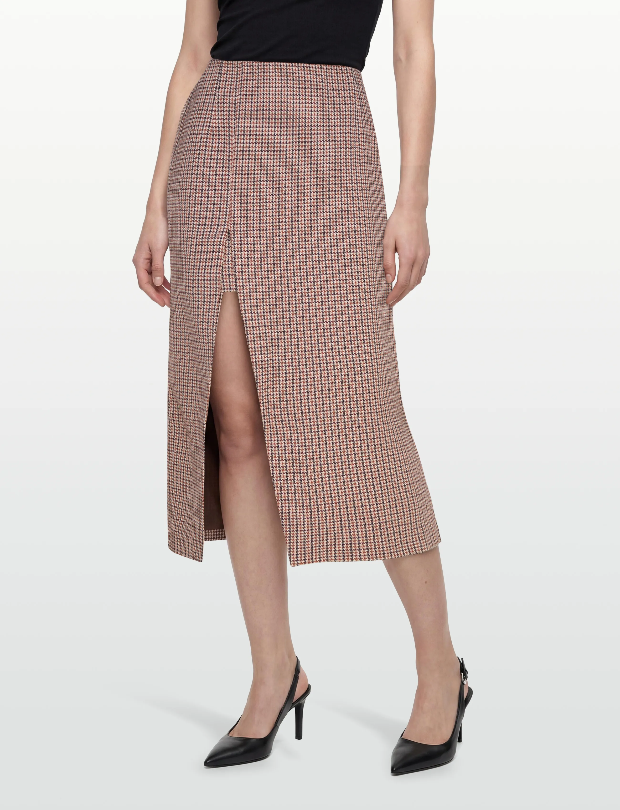 Maje - Midi skirt with houndstooth slit - midi nederdele - camel - 3