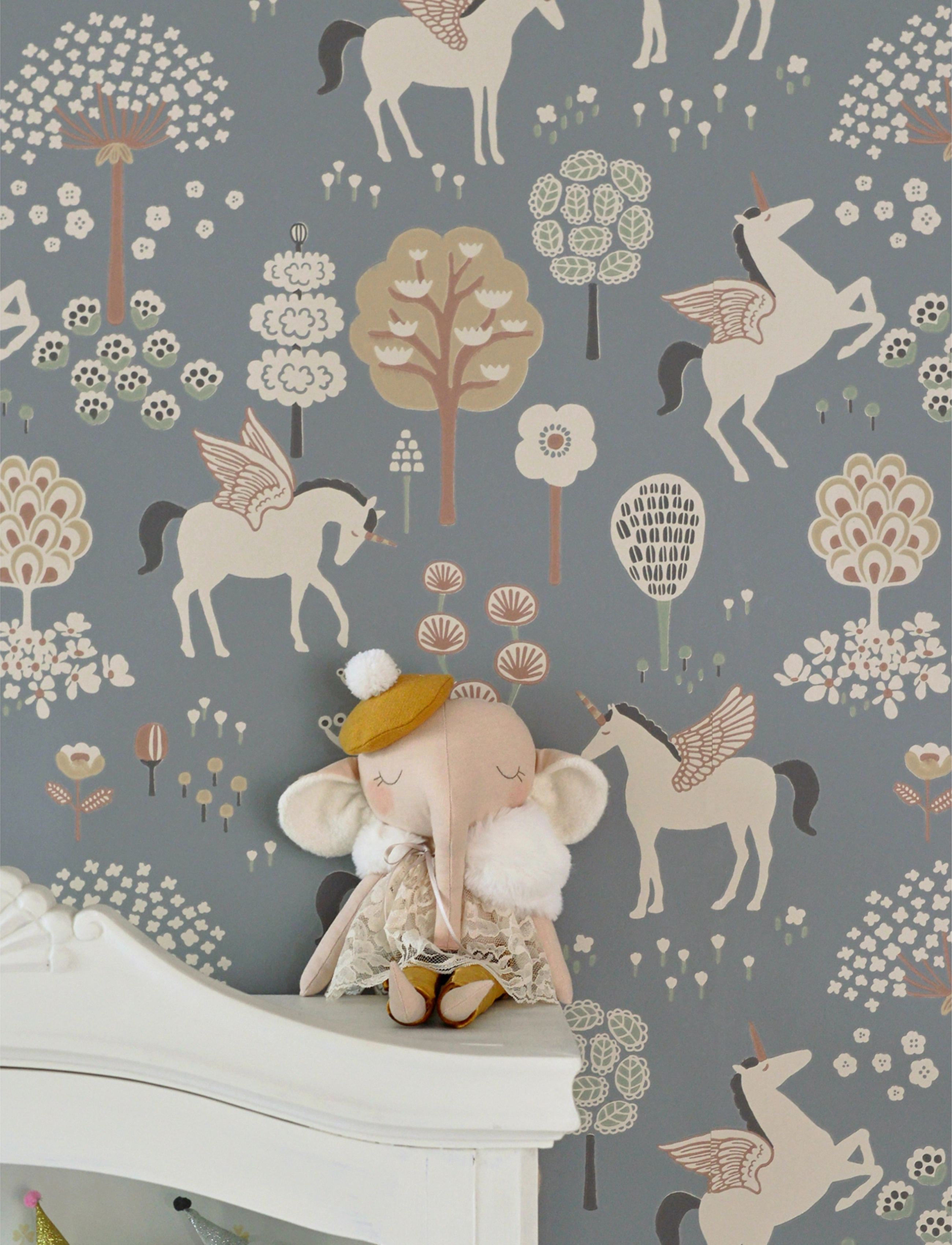 Majvillan Wallpaper True Unicorns Evening Blue, 1005X 53 cm, Kids Decor, Blau - Wallpapers, Kinder