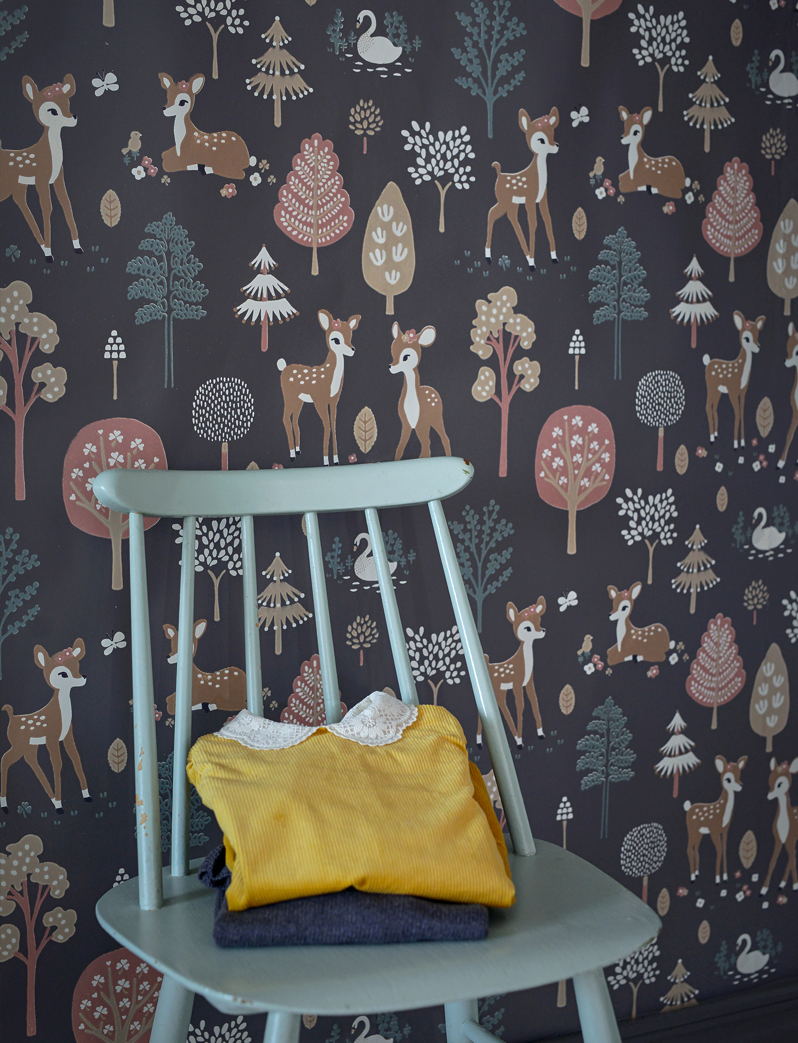 Majvillan - Wallpaper Golden woods deep grey - tapeter - deep grey - 2
