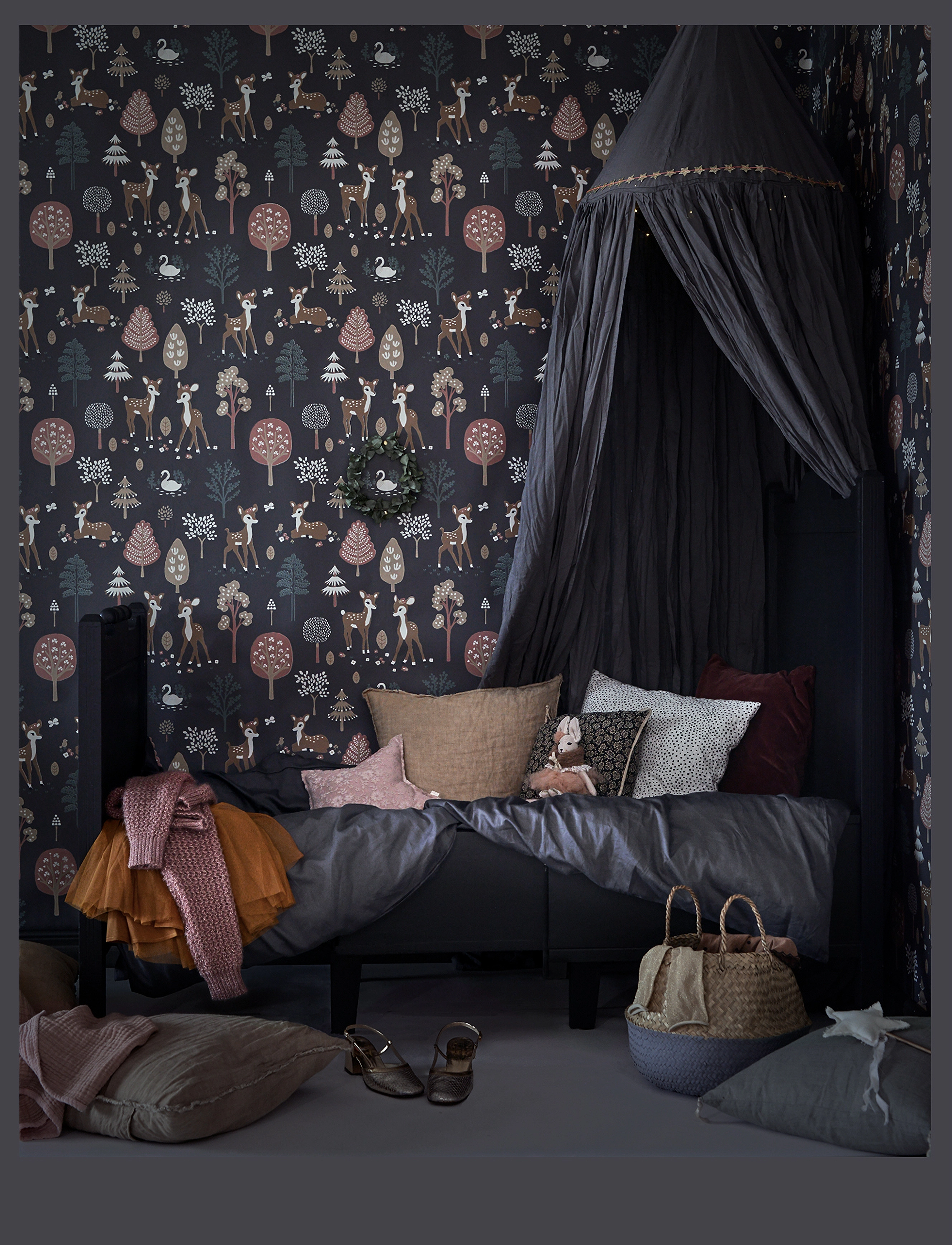 Majvillan - Wallpaper Golden woods deep grey - tapeter - deep grey - 5