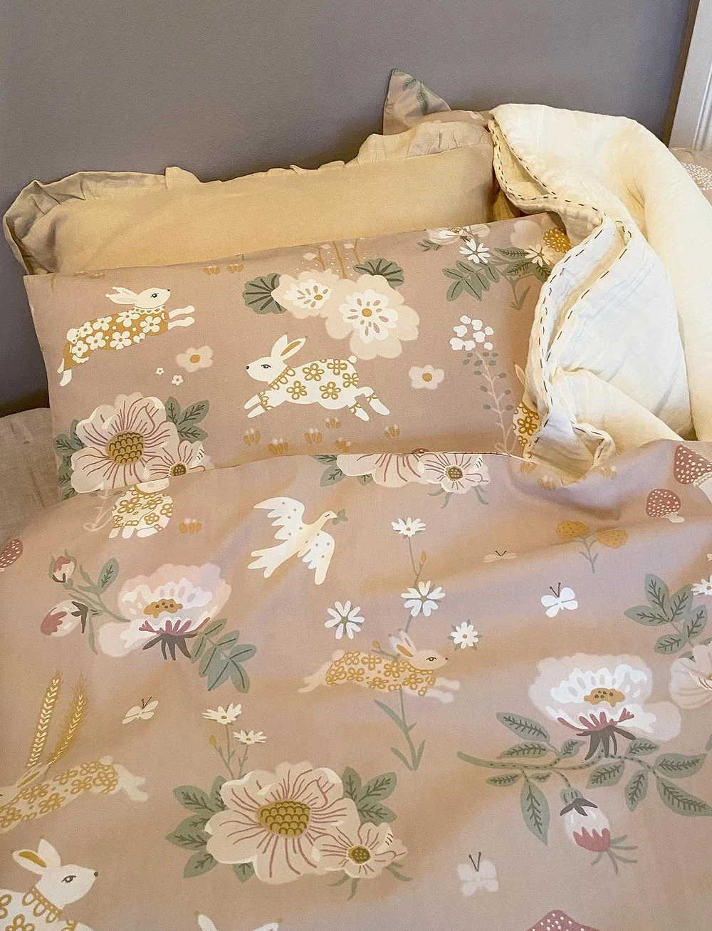 Majvillan - Old garden pink junior bed set 100x130 cm - bettwäsche-set - pink - 0