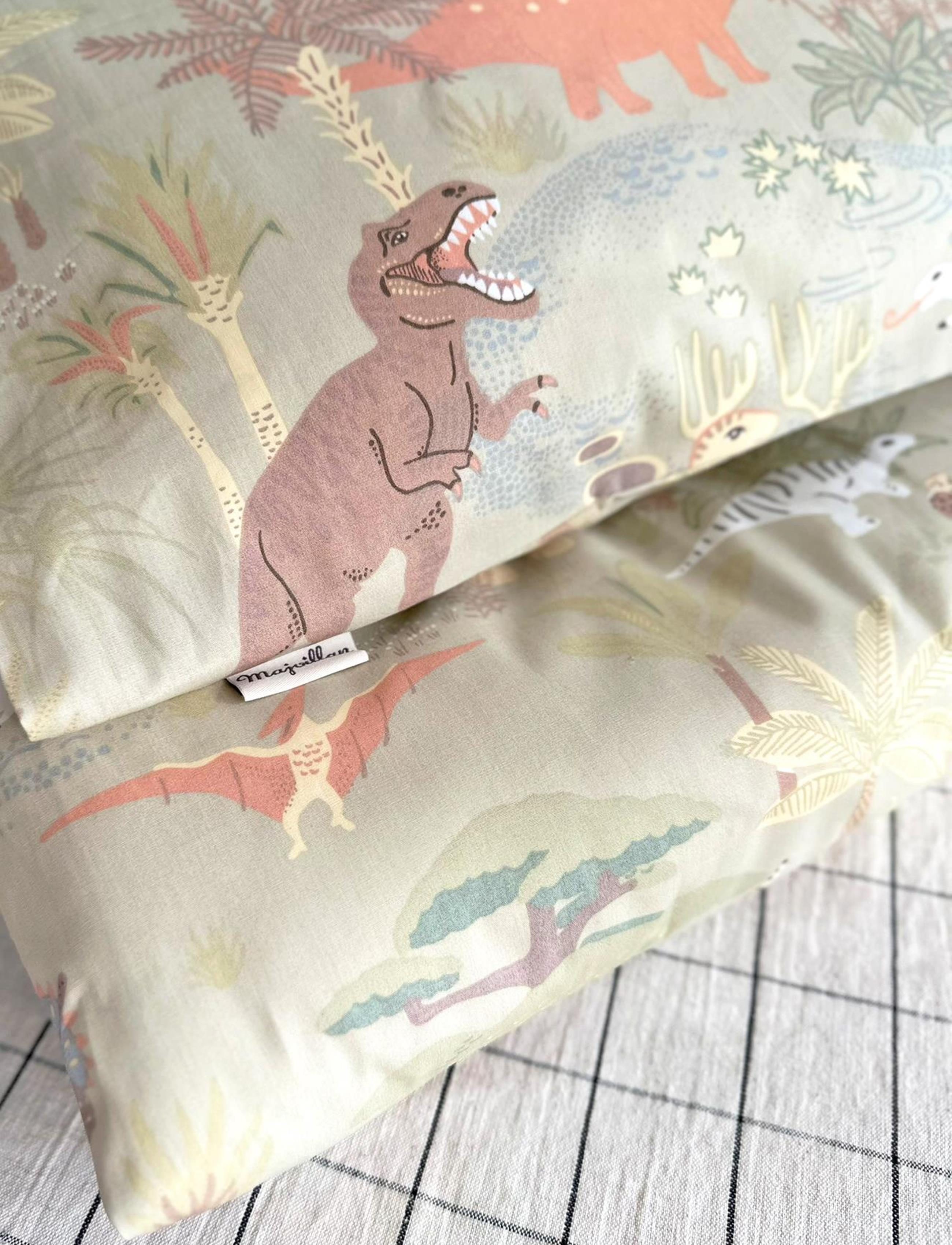 Majvillan Dinosaur Vibes Green Junior Bed Set 100X130 cm, 100X130 cm, Green, Søvntid > Sengesæt, Børn