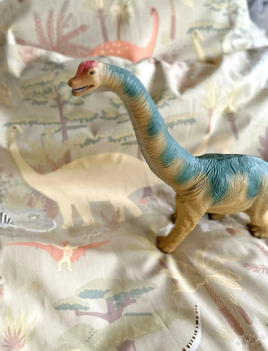 Majvillan - Dinosaur Vibes green single bed set 150x210 cm - voodiriiete komplektid - green - 5
